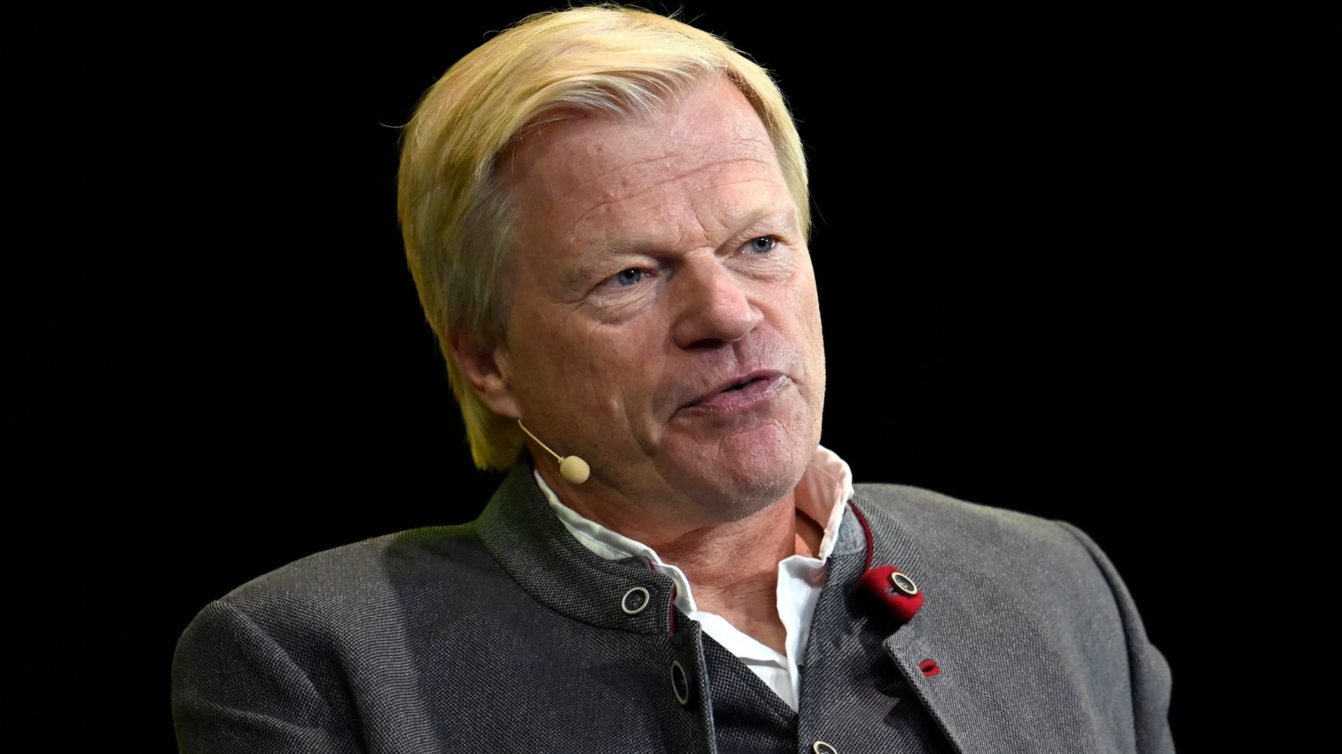 Künftig wieder häufiger am Mikrofon: Oliver Kahn wird regelmäßig bei Sky zu sehen sein.