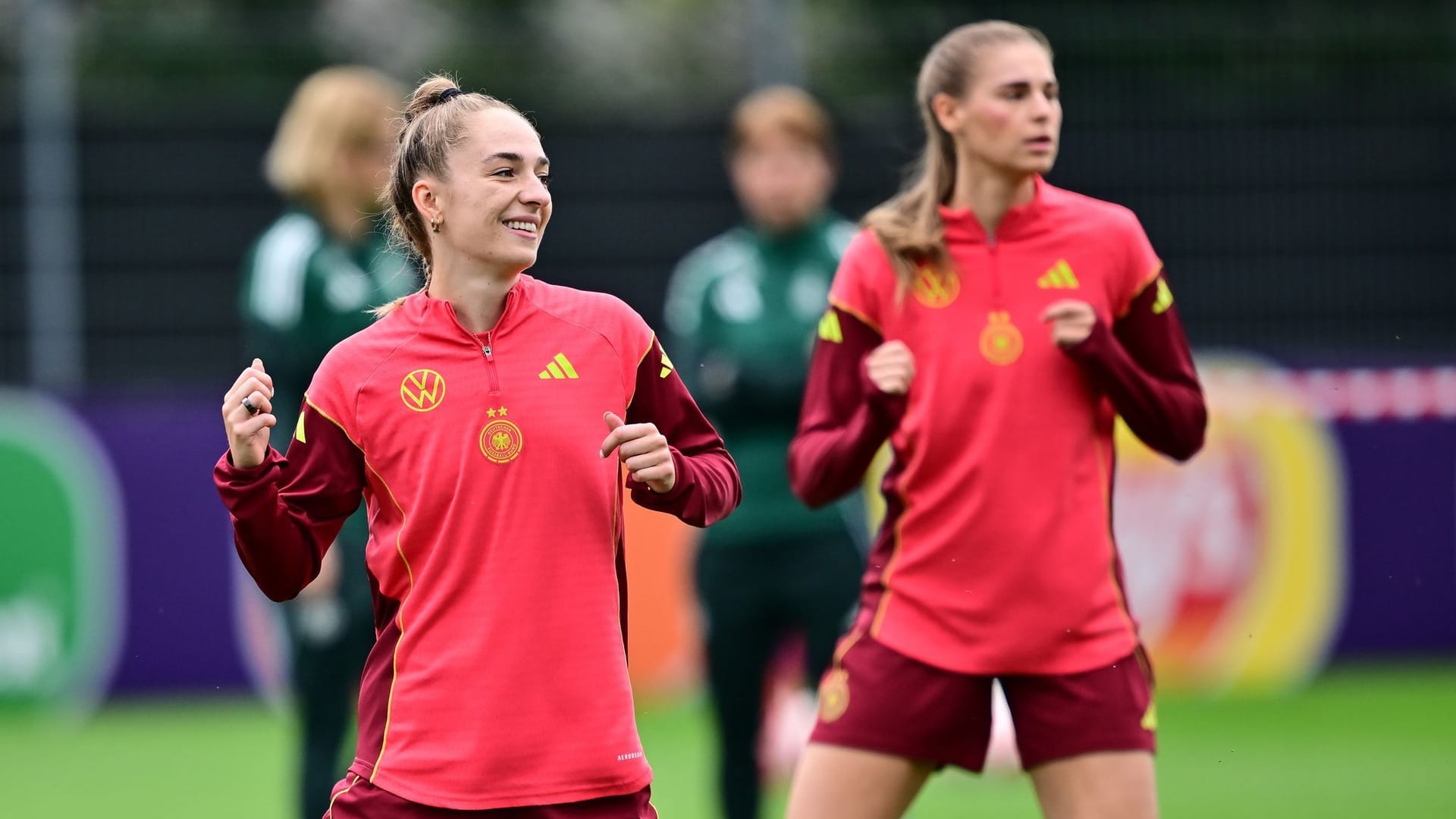 Fußball: Frauen, EM, Vor dem Halbfinale Spanien - Deutschland