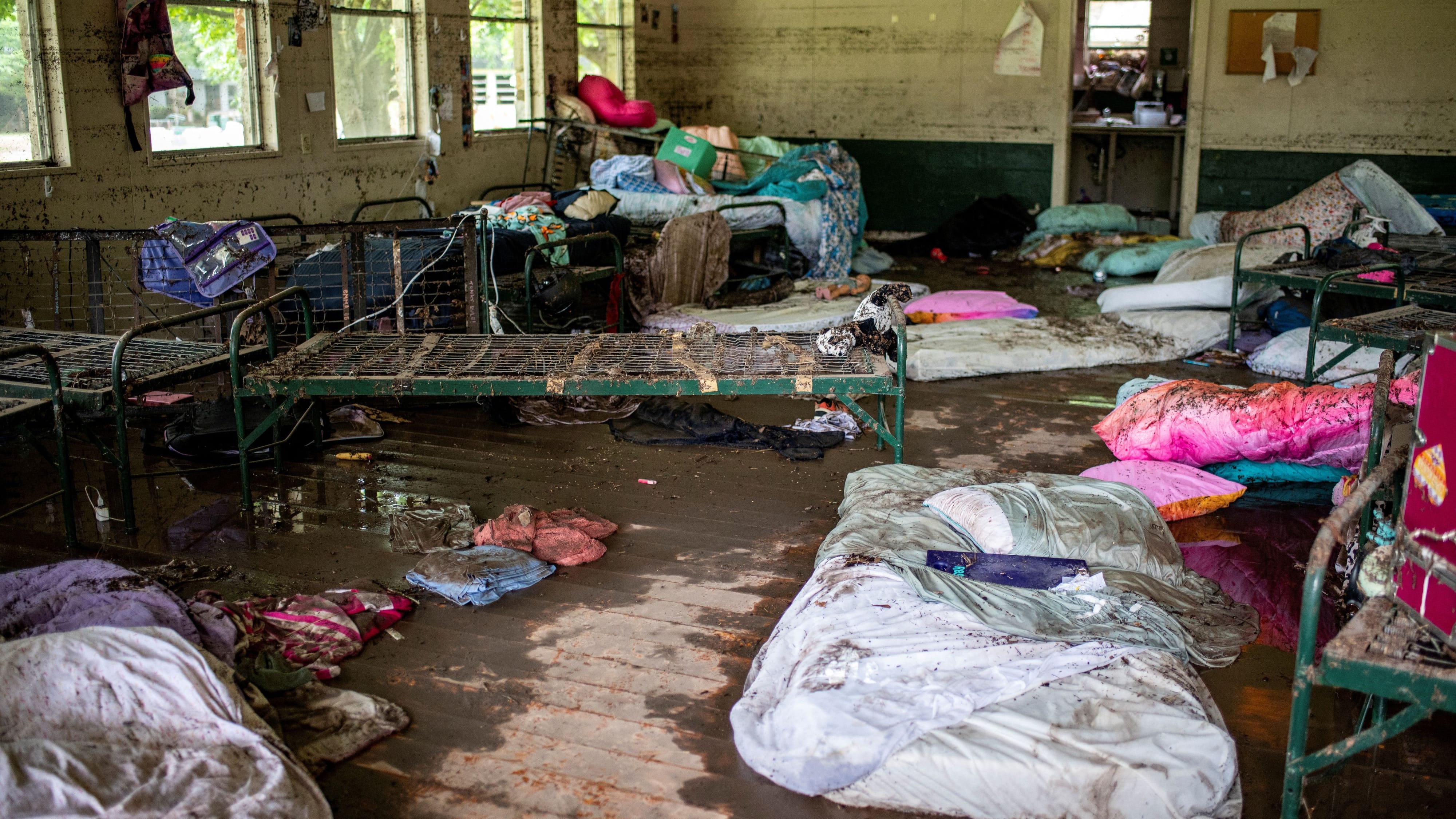 Tod im Sommercamp: Die Wassermassen fluteten die Unterkünfte teilweise bis zur Decke.