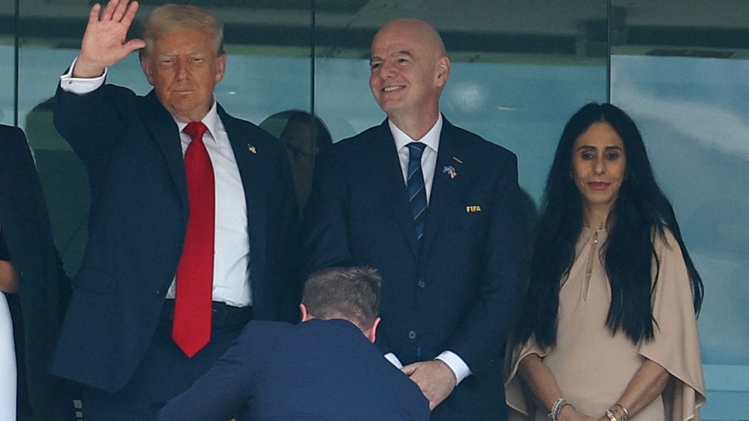 Gianni Infantino neben seiner Ehefrau Leena Al Ashqar (r.) beim Finale der Klub-WM: Das Paar hat vier gemeinsame Kinder.