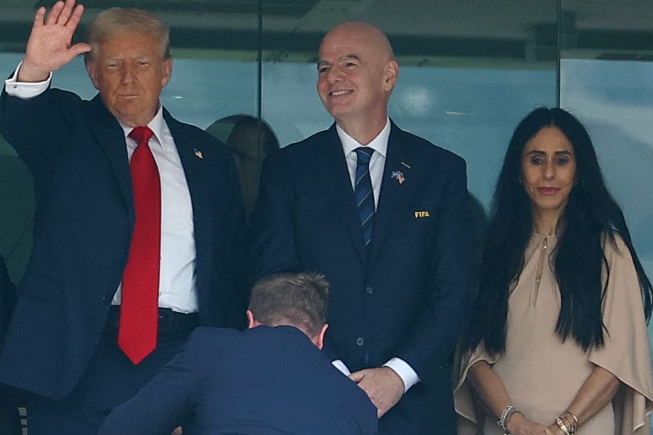 Gianni Infantino neben seiner Ehefrau Leena Al Ashqar (r.) beim Finale der Klub-WM: Das Paar hat vier gemeinsame Kinder.