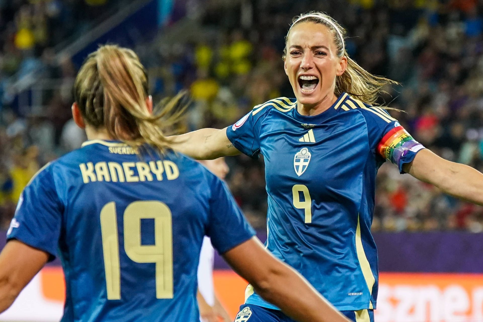 Die Schwedinnen um Kosovare Asllani (r.) zeigten sich gegen Polen extrem spielfreudig.