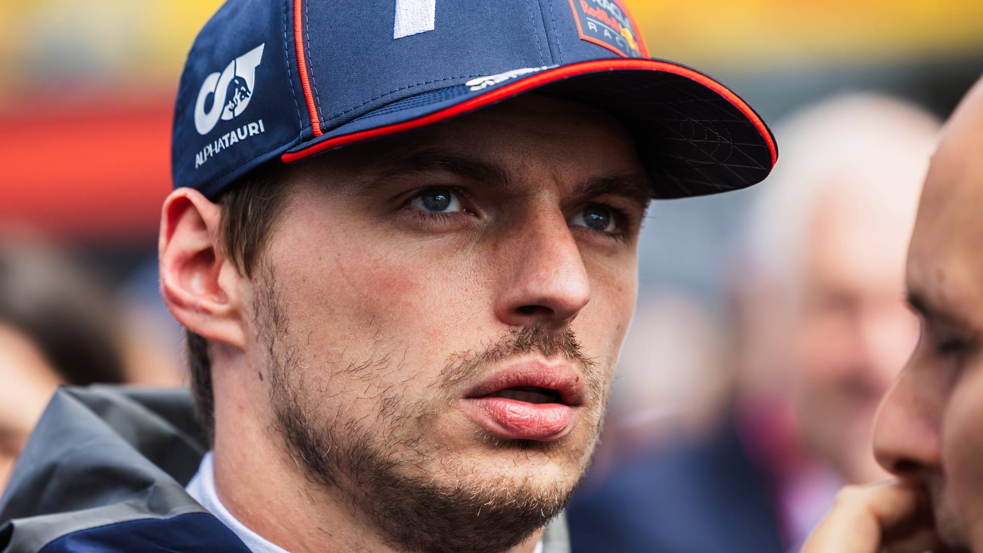 Nachdenklich: In der aktuellen Formel-1-Saison läuft es nicht wie gewohnt für Max Verstappen.