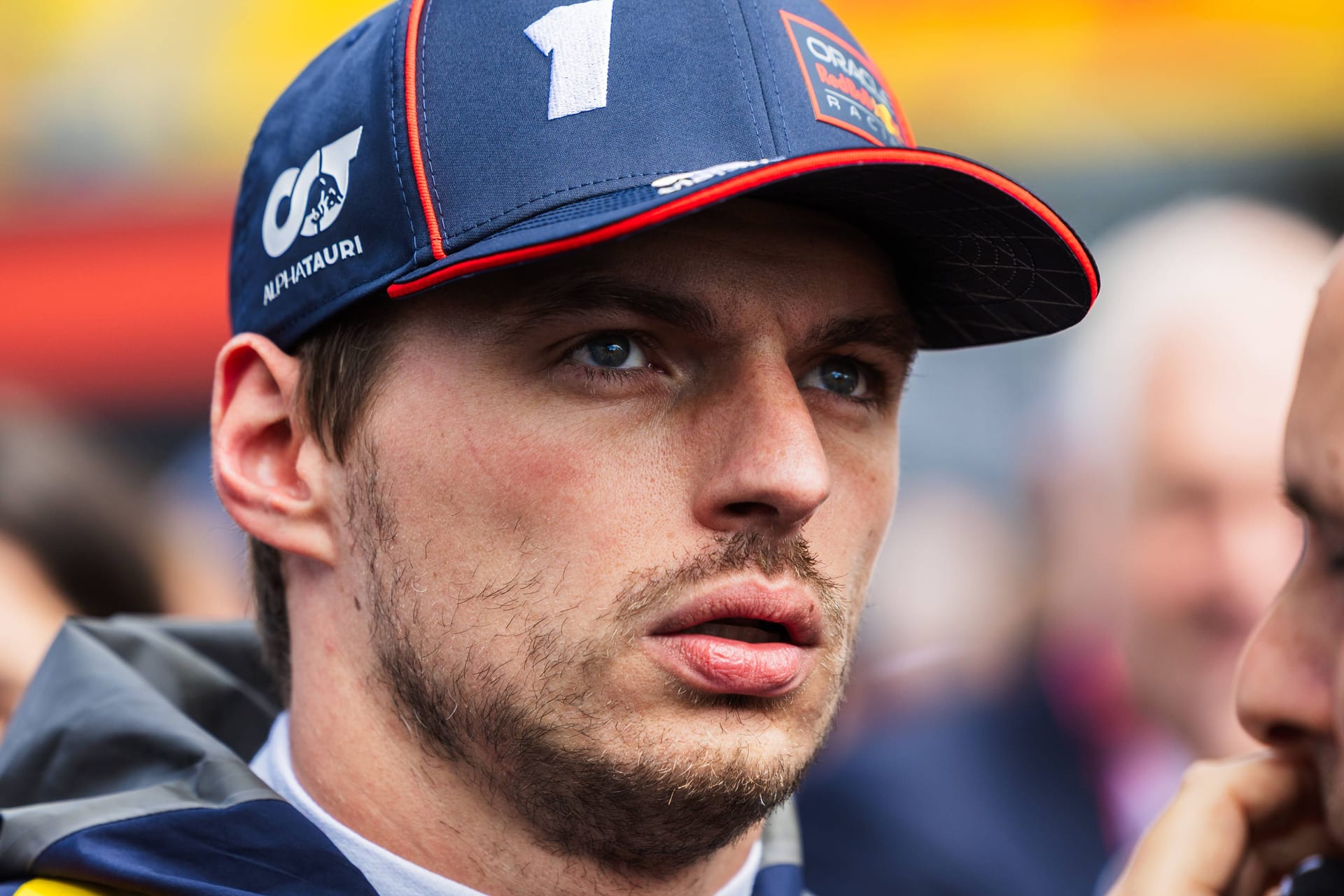 Nachdenklich: In der aktuellen Formel-1-Saison läuft es nicht wie gewohnt für Max Verstappen. Nachdenklich: In der aktuellen Formel-1-Saison läuft es nicht wie gewohnt für Max Verstappen.