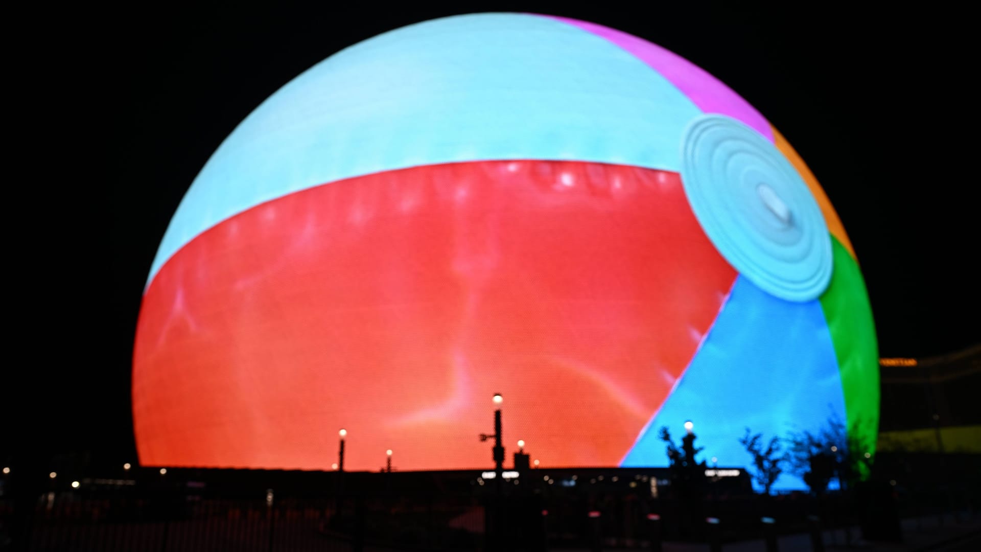 "The Sphere" in Las Vegas: Die moderne Arena könnte der Ort für die Auslosung sein.