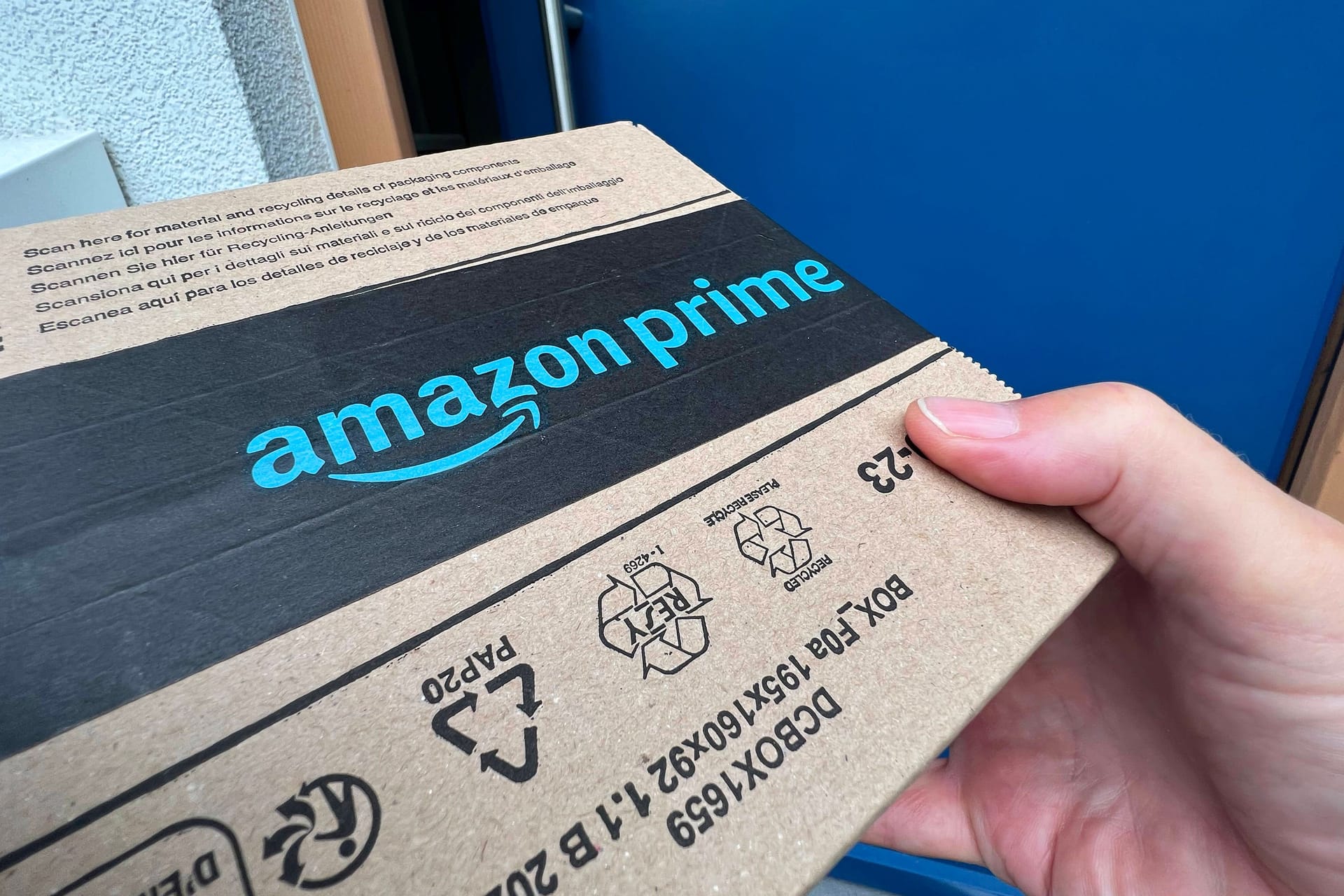 Amazon-Paket: Der Onlinehändler soll Verbraucher getäuscht haben. Amazon-Paket: Der Onlinehändler soll Verbraucher getäuscht haben.