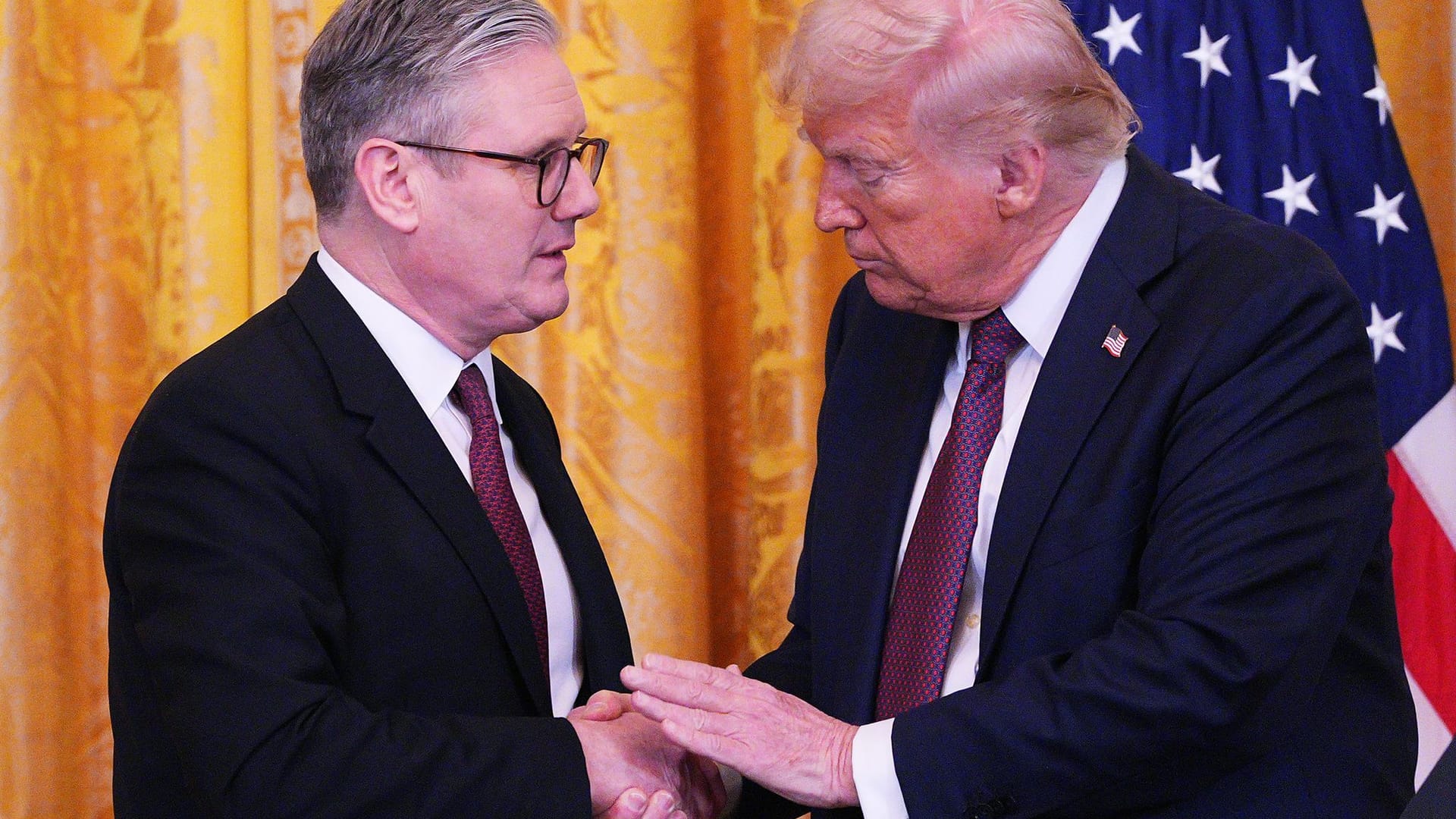 Donald Trump (r.) und Keir Starmer