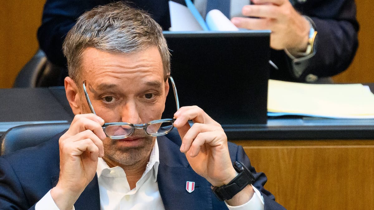 FP-Obmann-Herbert-Kickl-trauert-um-seinen-verstorbenen-Vater
