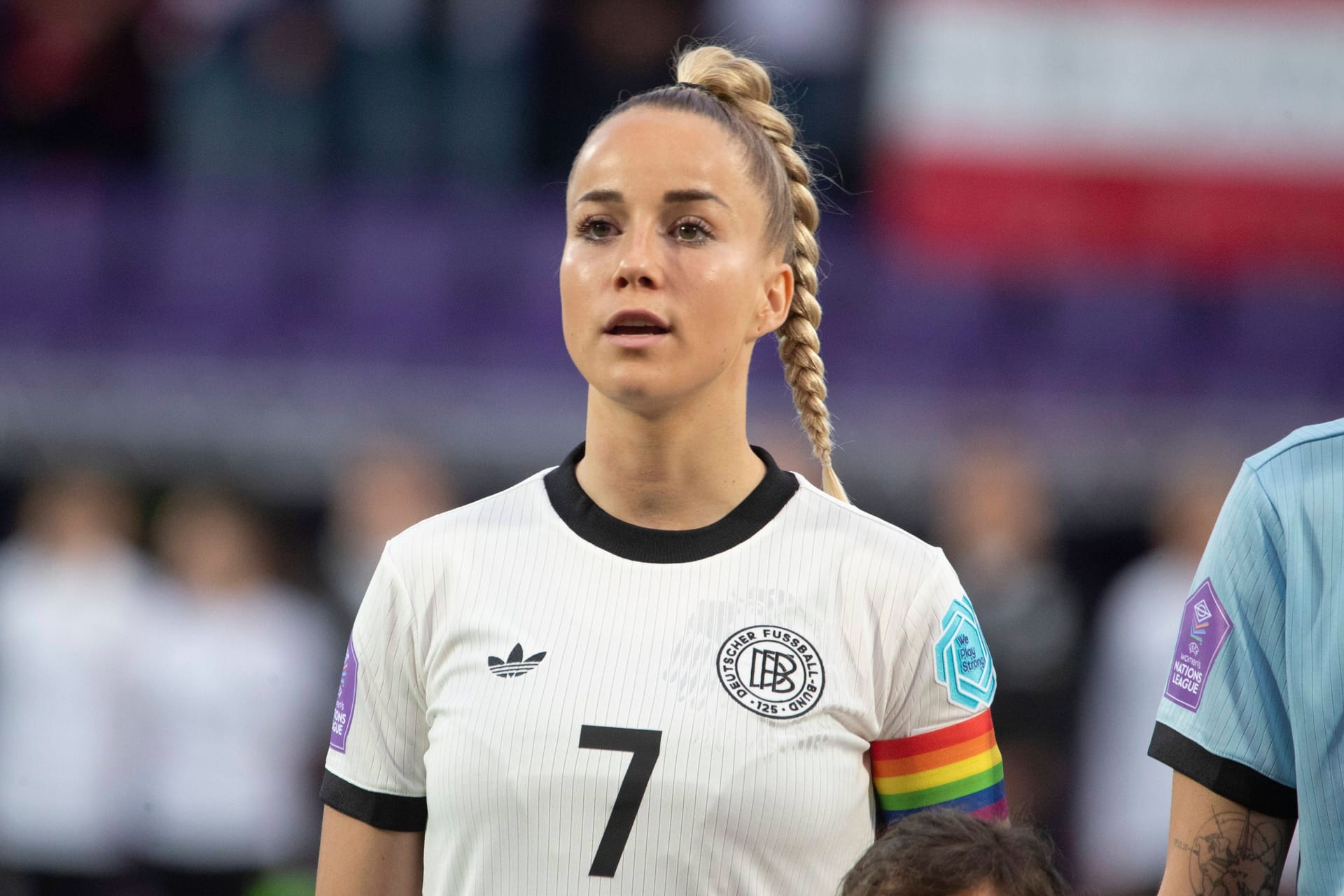 Giulia Gwinn: Die DFB-Kapitänin freut sich über den Song mit Wolfgang Petry.
