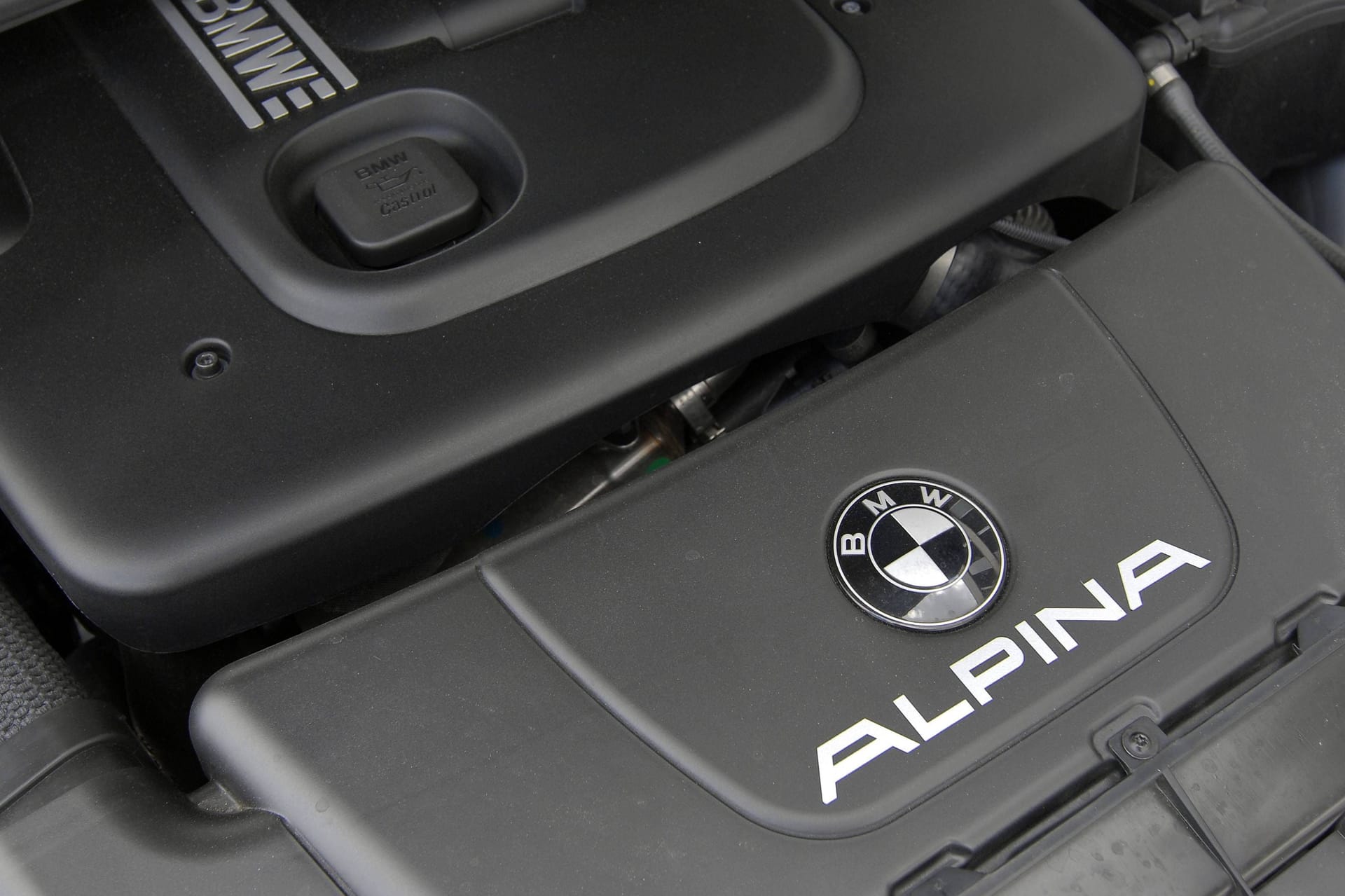Logo eines BMW Alpina D3.