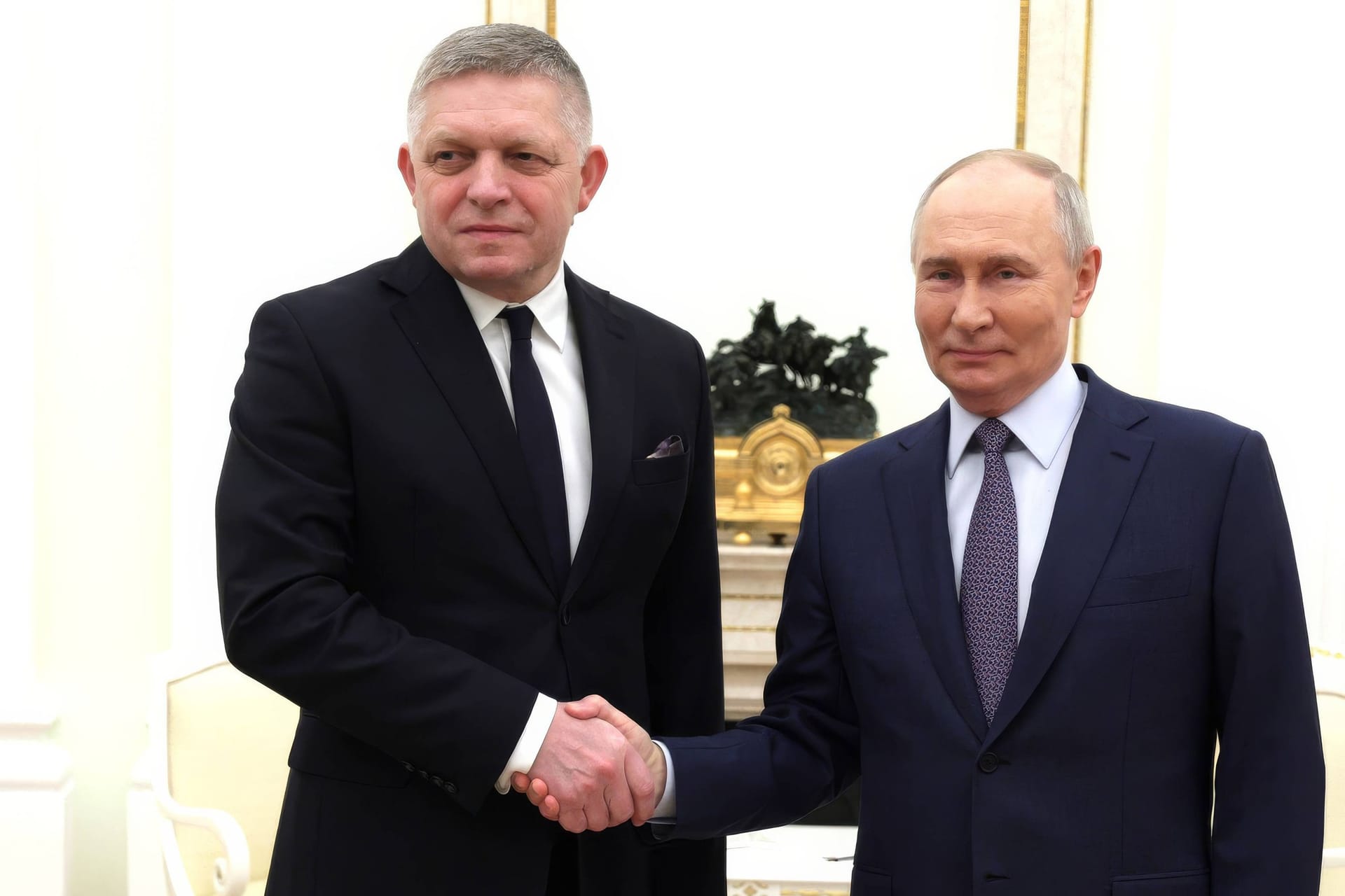 Der slowakische Ministerpräsident Robert Fico und der russische Präsident Wladimir Putin im Dezember 2022: Die Slowakei ist eines der letzten EU-Länder, das noch direkt russisches Gas bezieht.