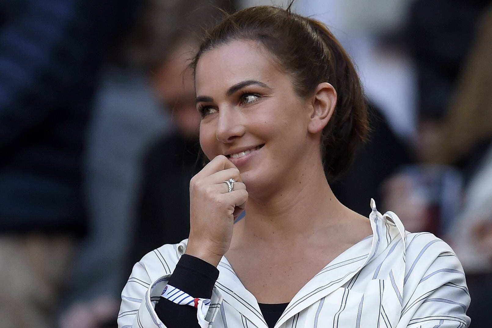 Lisa Müller: Die Sportlerin zeigt Interesse an der Politik. Lisa Müller: Die Sportlerin zeigt Interesse an der Politik.