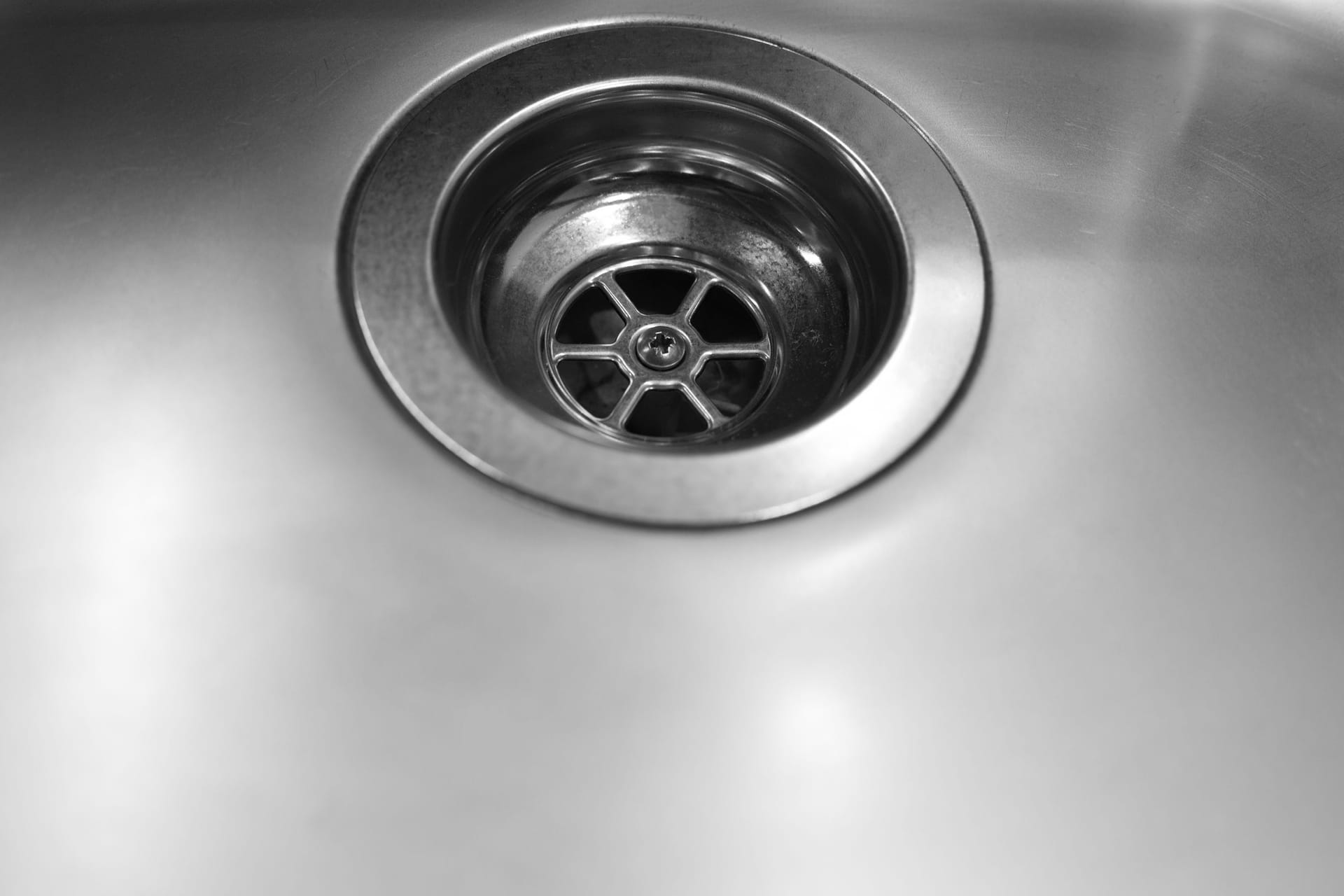 183043536