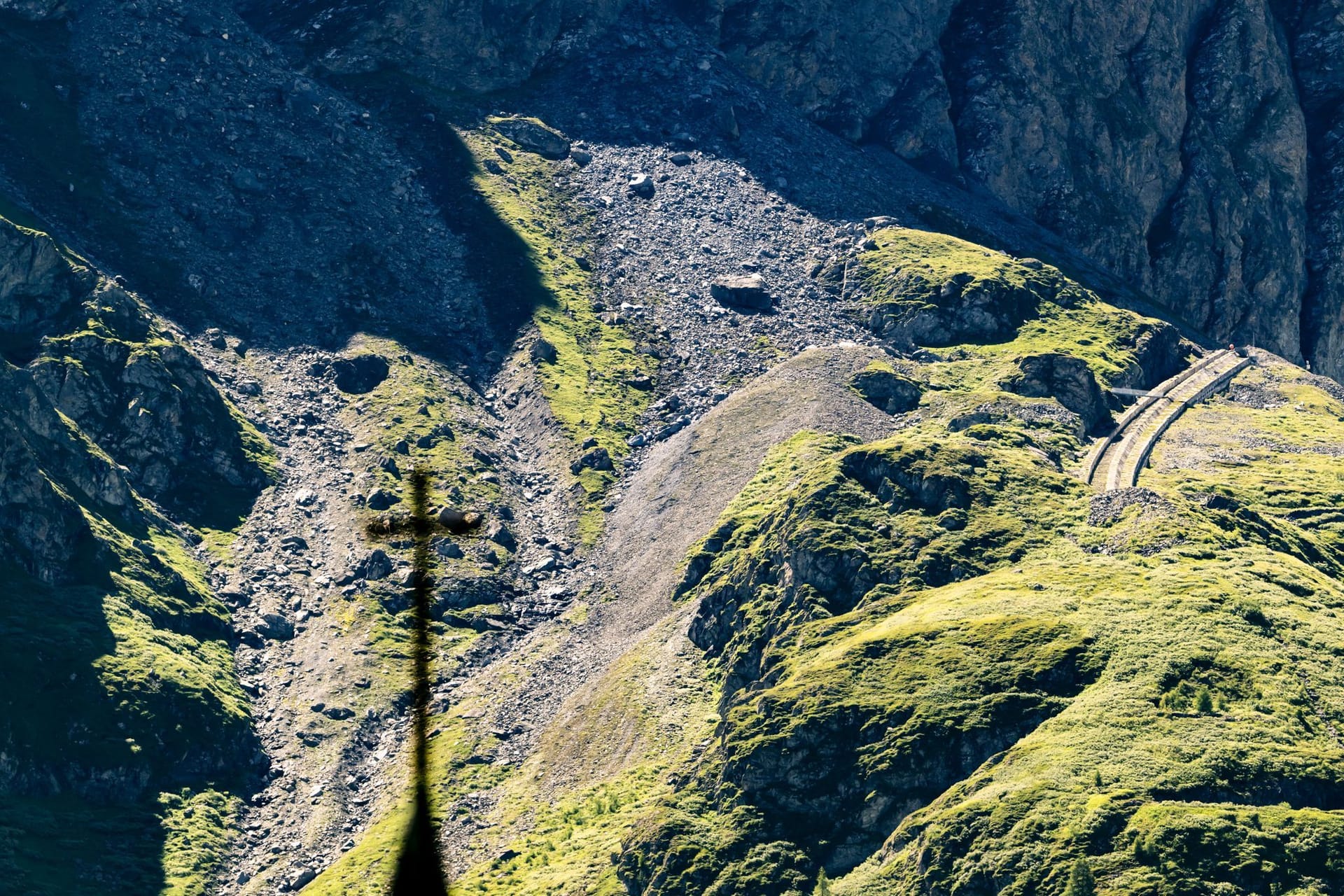 Felssturz nahe Staudamm Grand Dixence im Schweizer Wallis