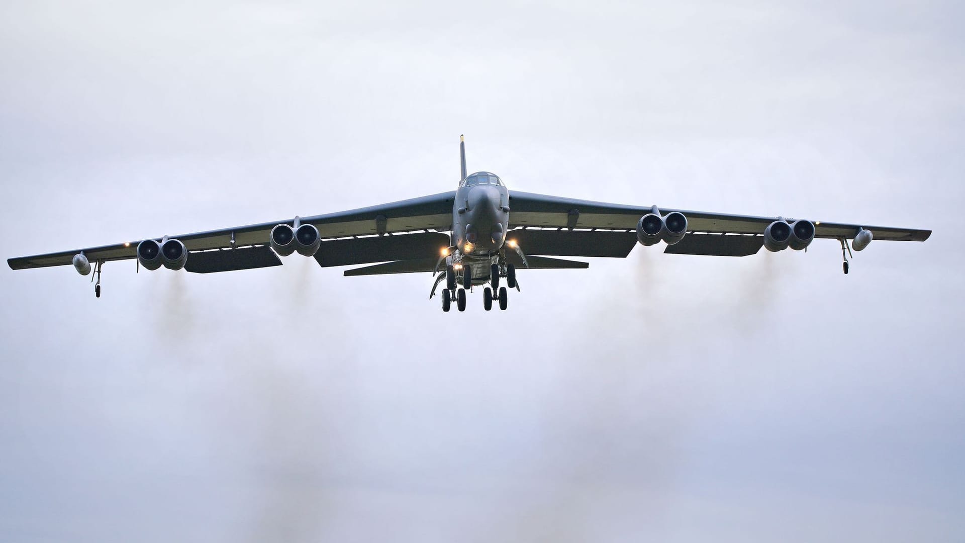 US-Passagierflugzeug muss B-52-Bomber ausweichen. (Symboldbild) US-Passagierflugzeug muss B-52-Bomber ausweichen. (Symboldbild)