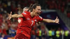 Drama in der Nachspielzeit: Schweiz zittert sich weiter