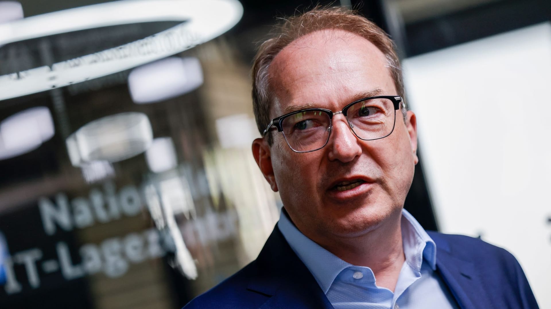Bundesinnenminister Dobrindt besucht das IT-Lagezentrum des BSI