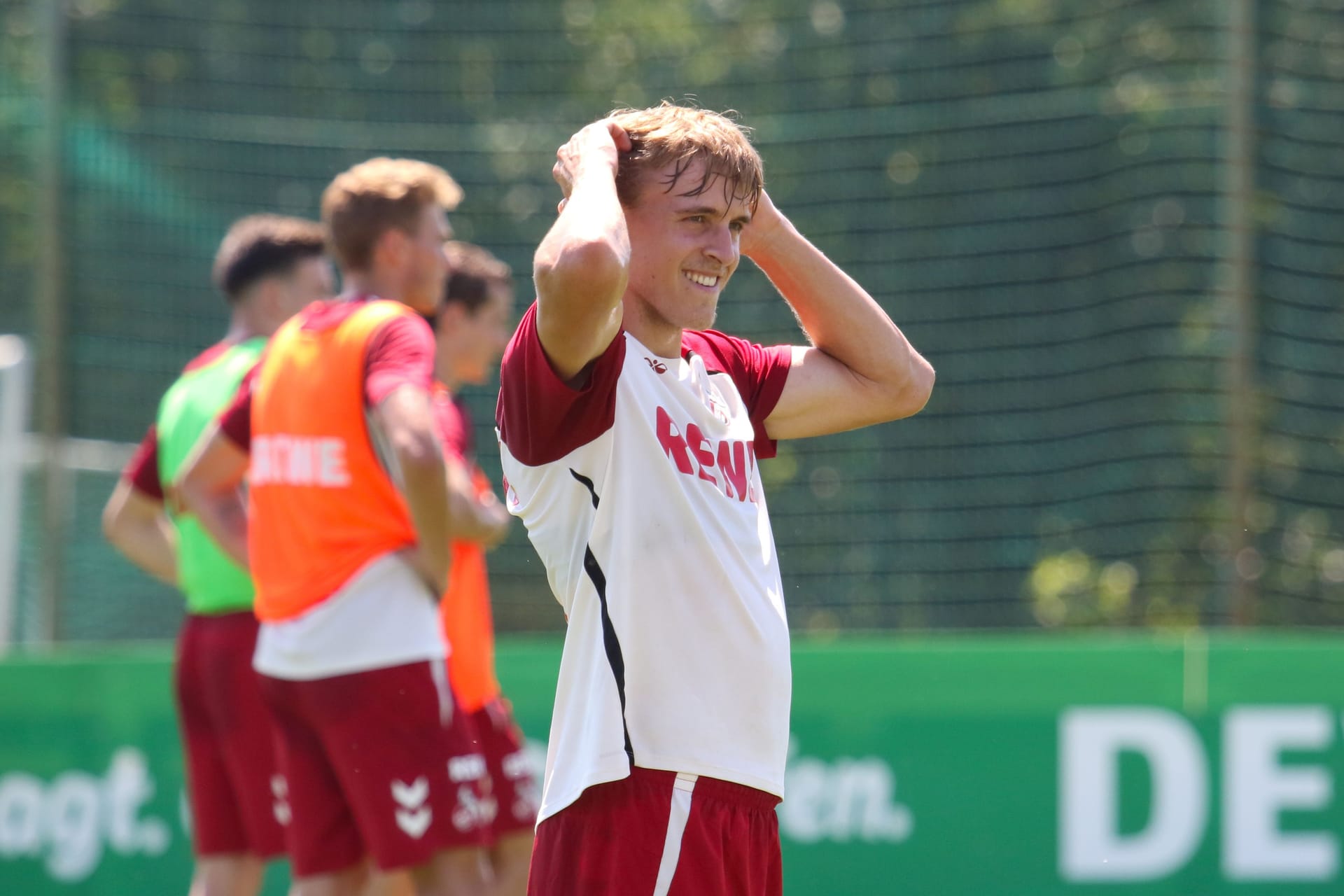 Timo Hübers an seinem Geburtstag im Trainingslager des 1. FC Köln.