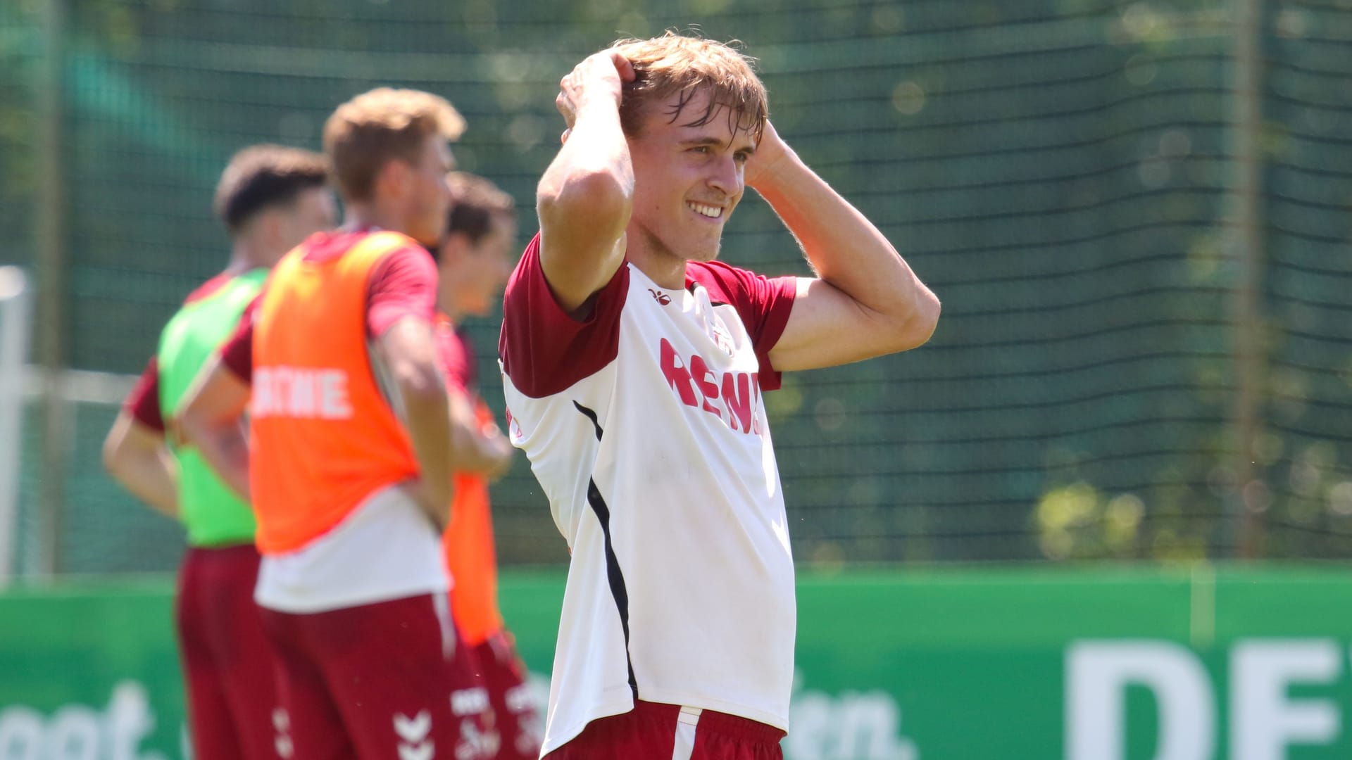 Timo Hübers an seinem Geburtstag im Trainingslager des 1. FC Köln.