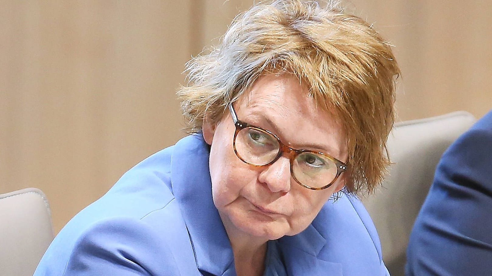 Niedersachsens Innenministerin Daniela Behrens (Archivbild): Die SPD-Politikerin lässt verschärfte Regeln prüfen, um Verfassungsfeinde aus dem Staatsdienst fernzuhalten.