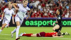 Ex-Weltfußballerin Hegerberg nach Fehlschuss: "Shit happens"