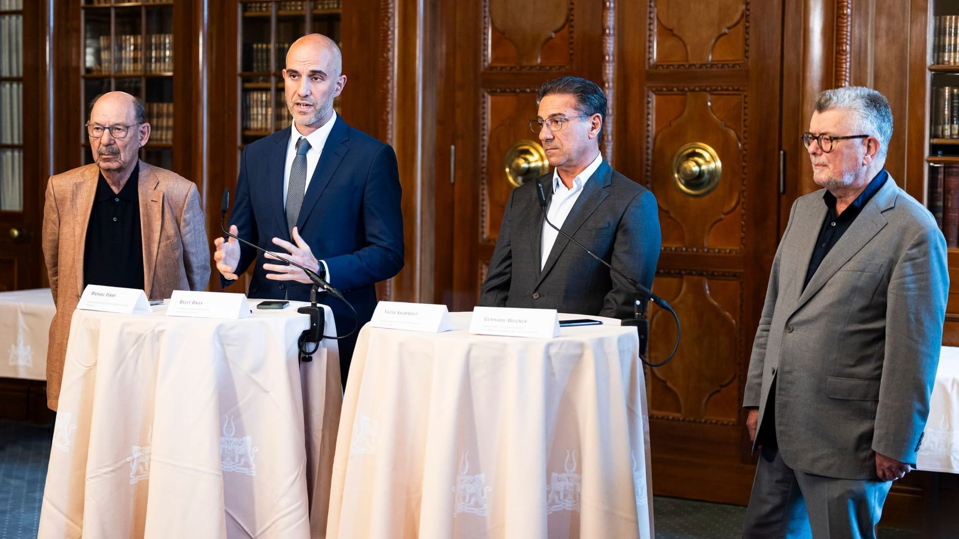 Hannovers Oberbürgermeister Belit Onay: Er sprach am Donnerstag bei einer Pressekonferenz.