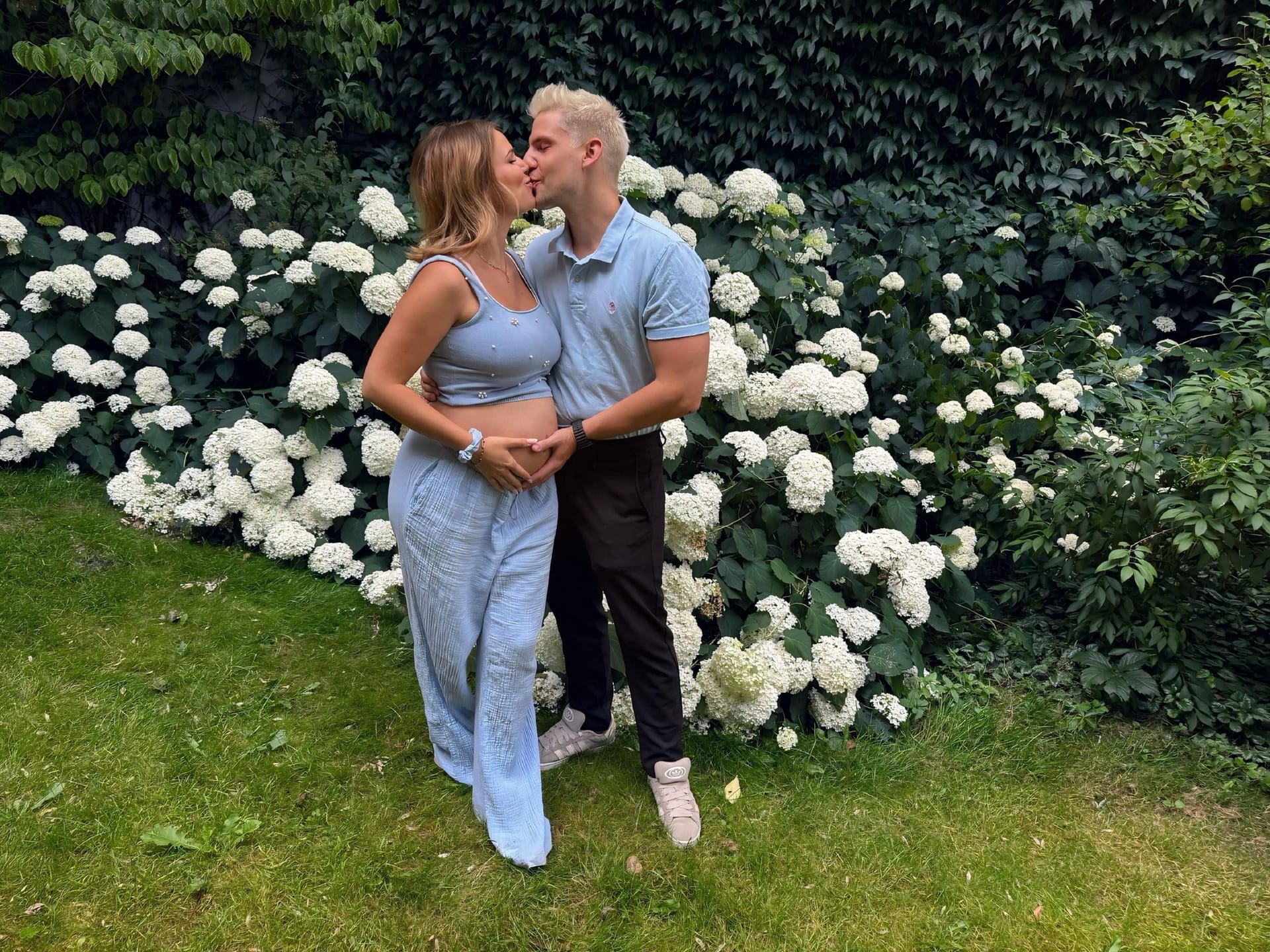 Lennart Borchert und seine Freundin Louisa leben in Berlin: Die beiden wollen anderen von Krebs betroffenen Menschen Mut machen.