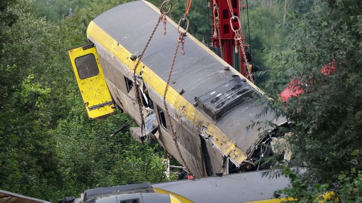 Po iztirjenju vlaka v Baden-Württembergu strokovnjak opozarja na nevarnost zemeljskih plazov