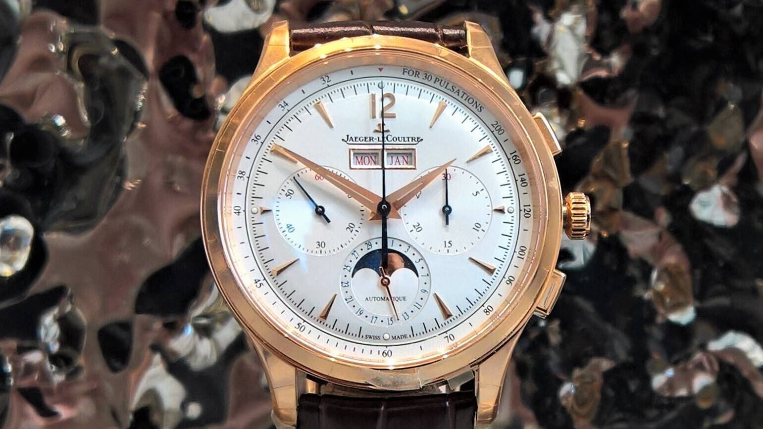 Uhr von Jaeger-LeCoultre (Symbolbild): In Bremen wurde ein 77-Jähriger zum Opfer eines Diebstahls.