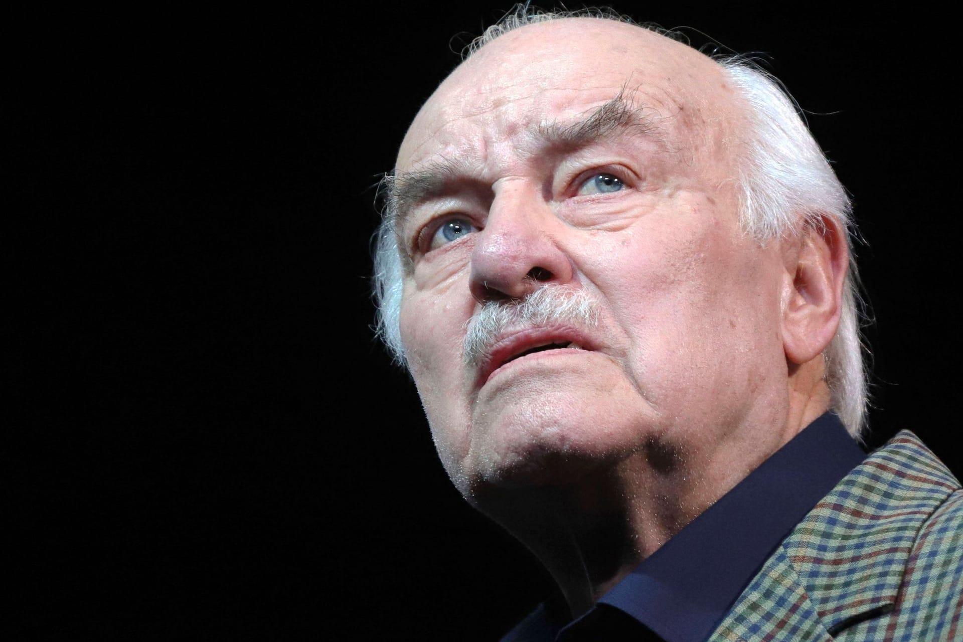 Charles Brauer: Der Schauspieler feiert einen runden Geburtstag.
