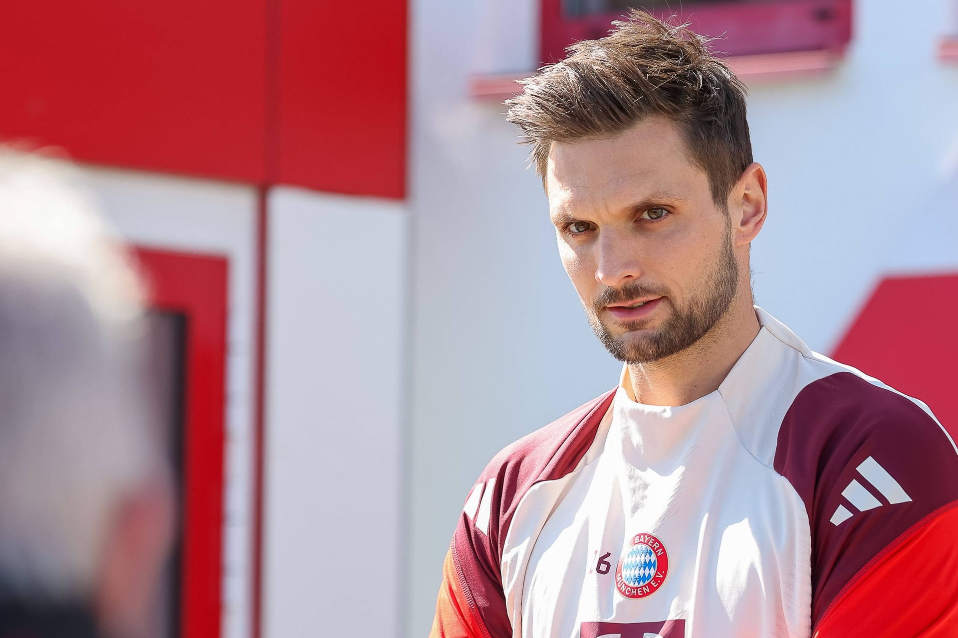 Sven Ulreich: Er steht seit 10 Jahren beim FC Bayern unter Vertrag. Sven Ulreich: Er steht seit 10 Jahren beim FC Bayern unter Vertrag.
