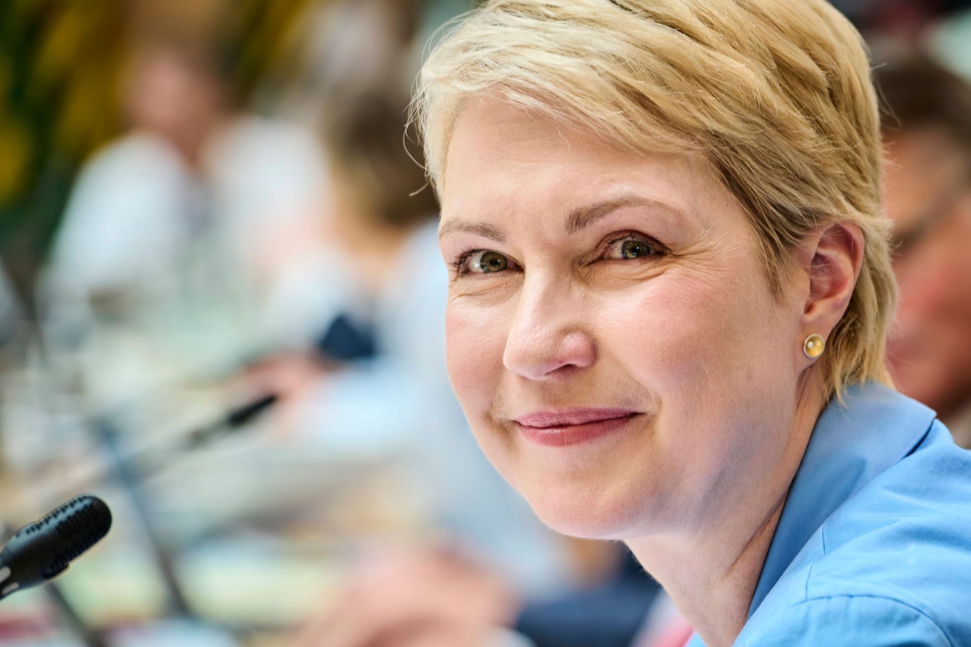 Manuela Schwesig: Die Politikerin teilt private Nachrichten.