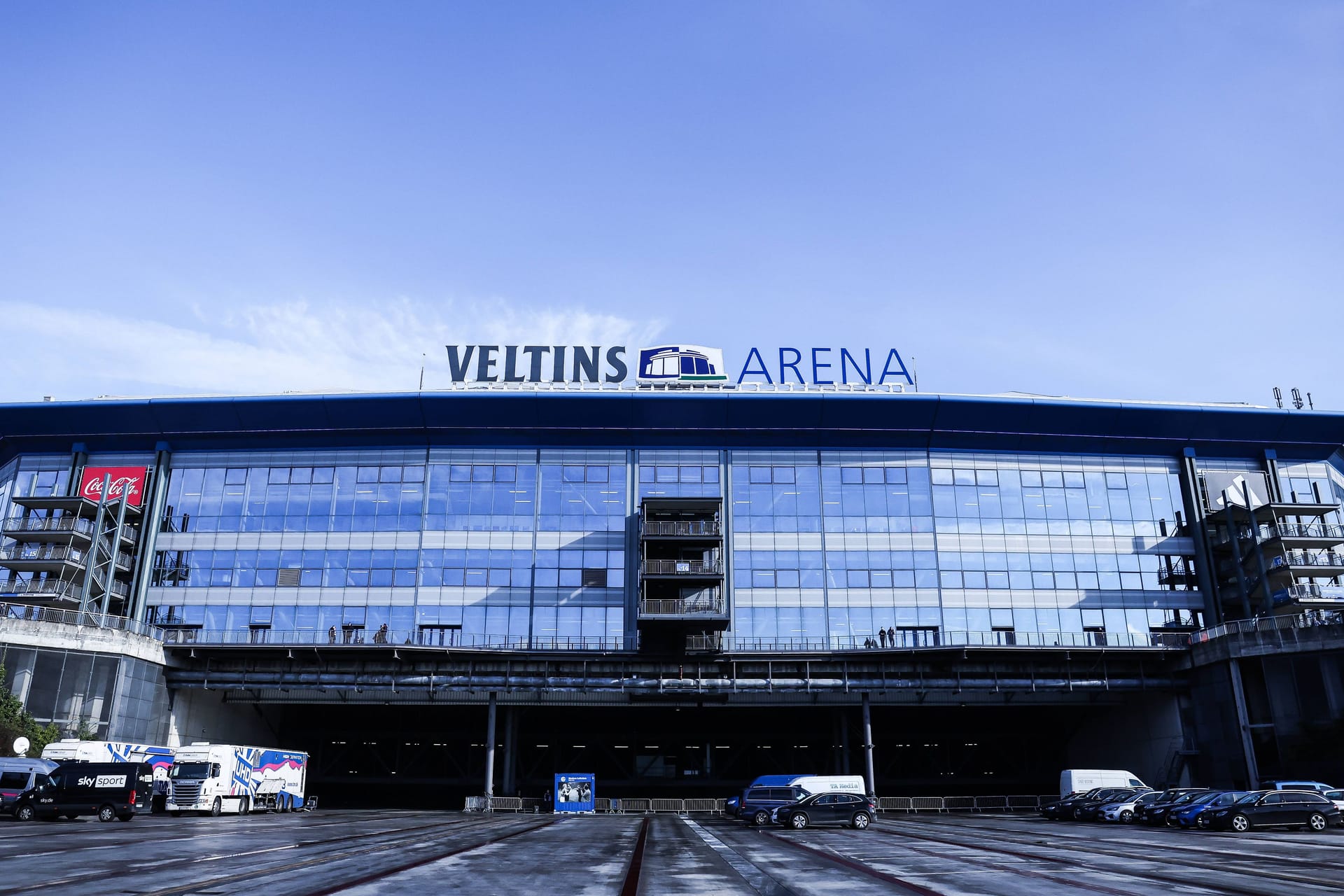 Die Veltins-Arena auf Schalke: Hier fanden vergangene Saison die Champions-League-Spiele von Schachtar Donezk statt. Die Veltins-Arena auf Schalke: Hier fanden vergangene Saison die Champions-League-Spiele von Schachtar Donezk statt.