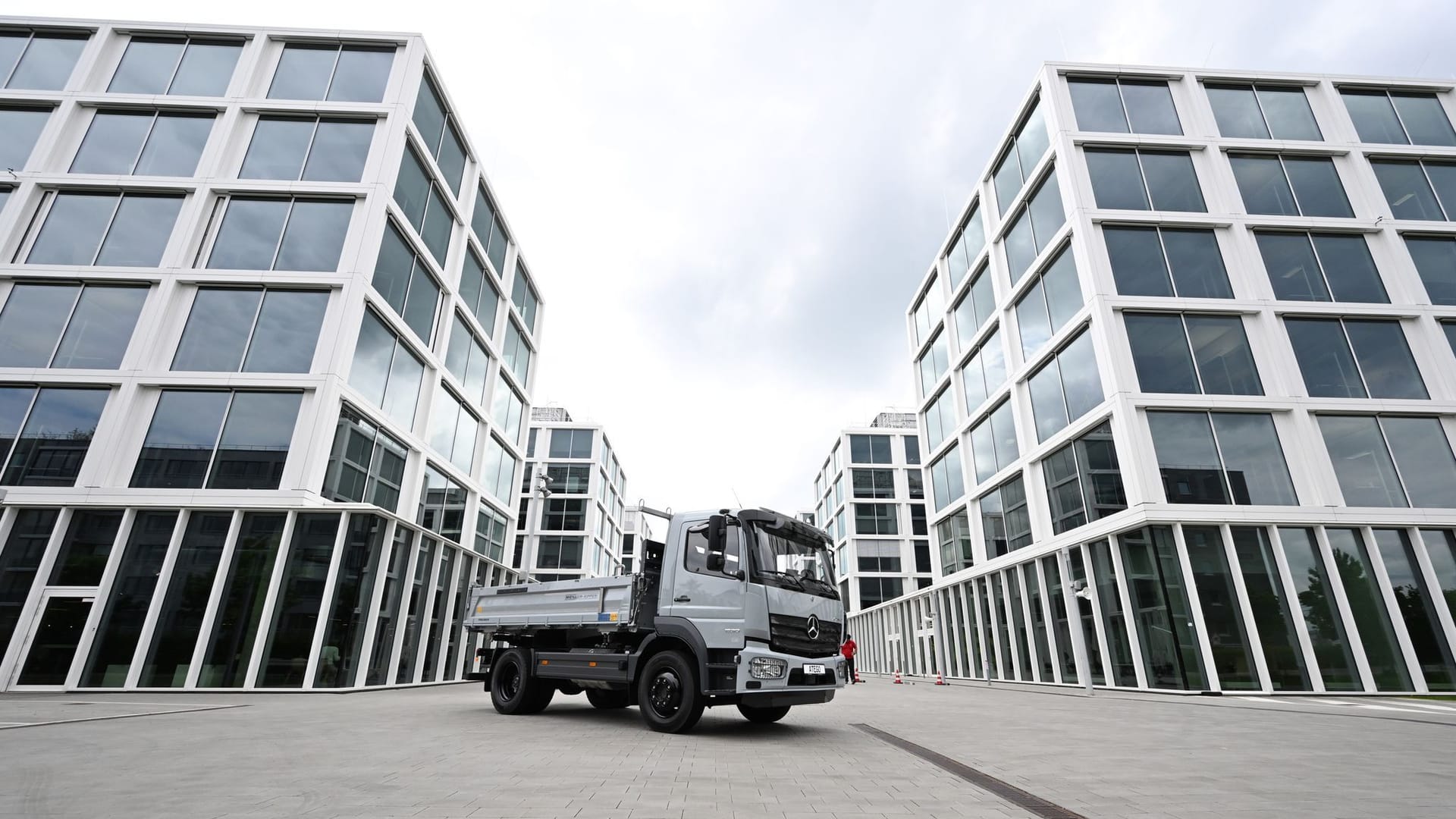 Daimler Truck Daimler Truck