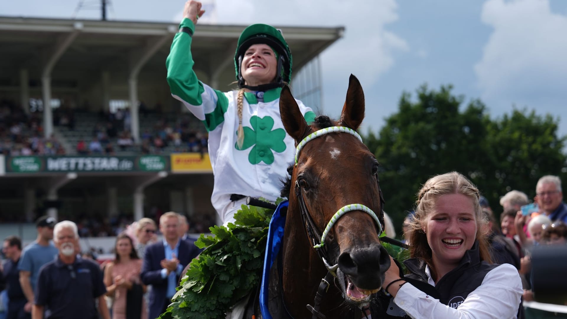 Nina Baltromei gewinnt deutsches Galopp-Derby