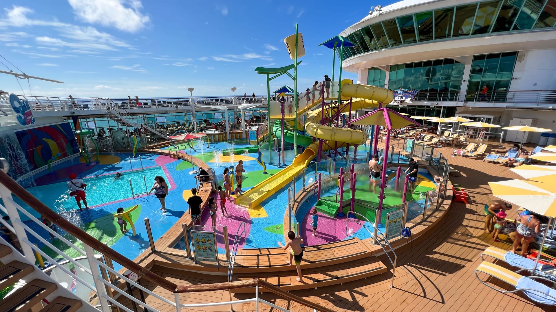Wasserpark auf der "Independence of the Seas": Das Royal-Caribbean-Schiff richtet sich vor allem an Familien.