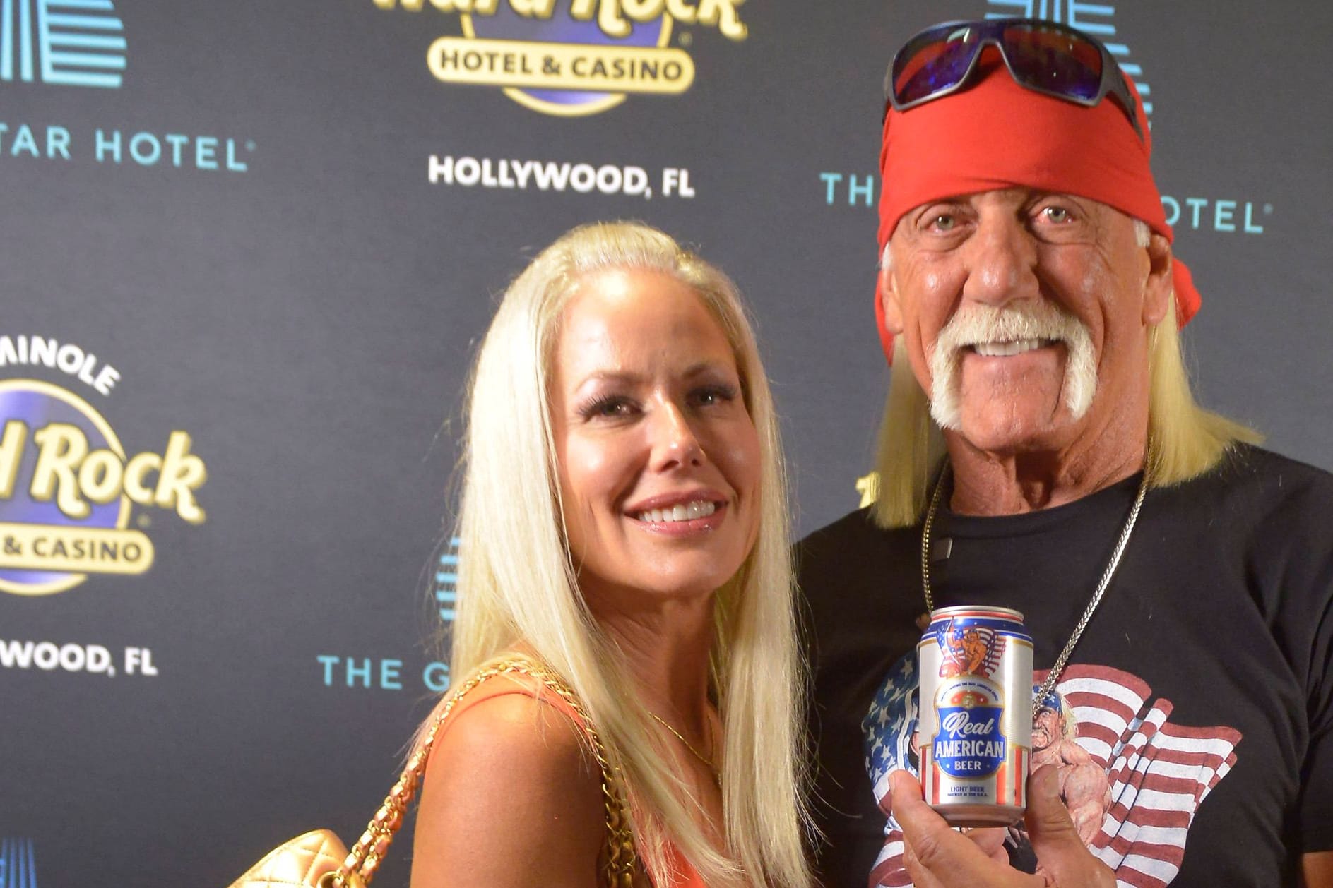 Hulk Hogan mit seiner dritten Ehefrau Sky Daily: Sie gaben sich im September 2023 das Jawort.