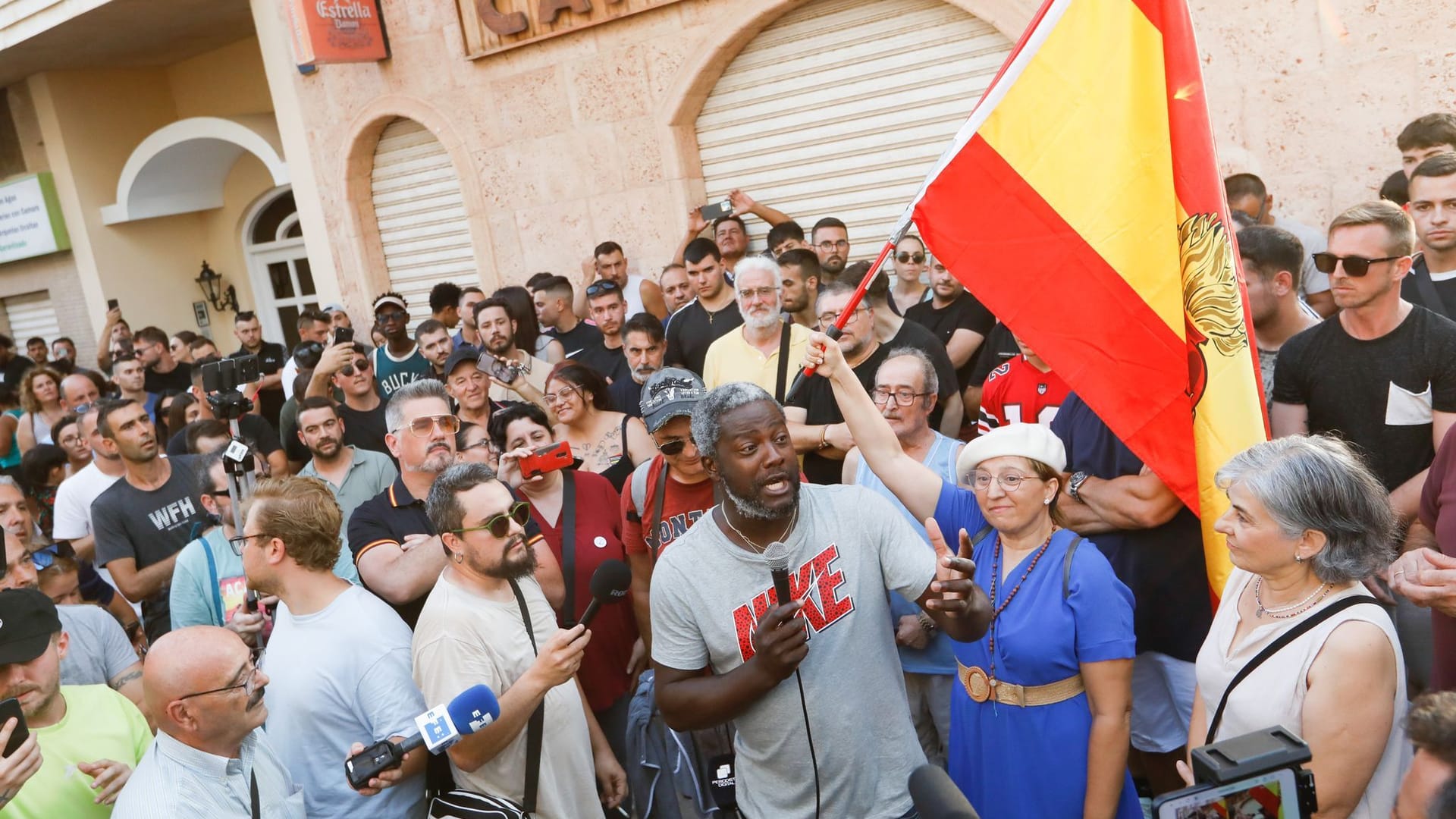 Protest in Spanien gegen Migranten Protest in Spanien gegen Migranten