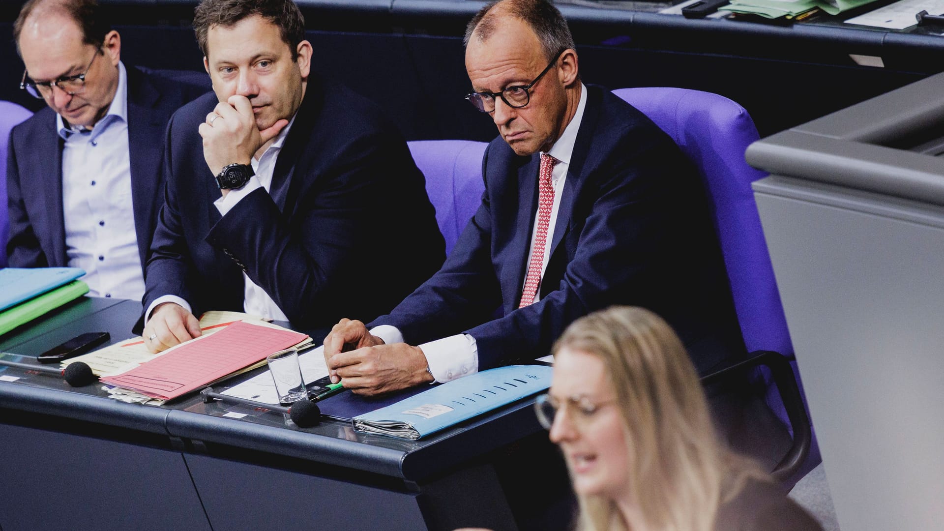 Innenminister Alexander Dobrindt (CSU), Finanzminster Lars Klingbeil (SPD), Bundeskanzler Friedrich Merz (CDU) und Katharina Dröge (Grüne) (v.l.): Interessiert Merz das Klima überhaupt? Innenminister Alexander Dobrindt (CSU), Finanzminster Lars Klingbeil (SPD), Bundeskanzler Friedrich Merz (CDU) und Katharina Dröge (Grüne) (v.l.): Interessiert Merz das Klima überhaupt?