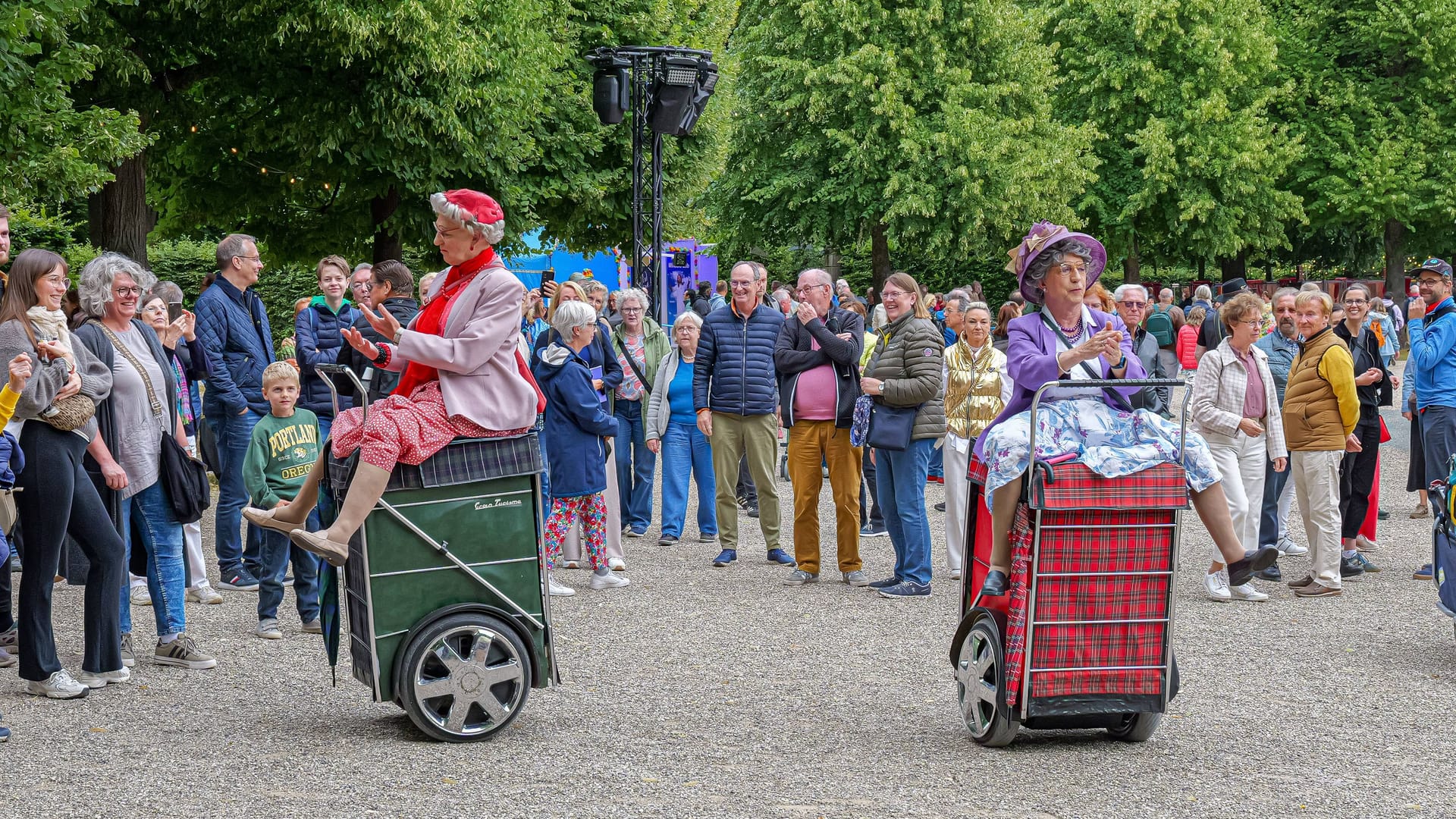 Granny Turismo sorgte für überraschende Situationskomik auf den Wegen. Granny Turismo sorgte für überraschende Situationskomik auf den Wegen.