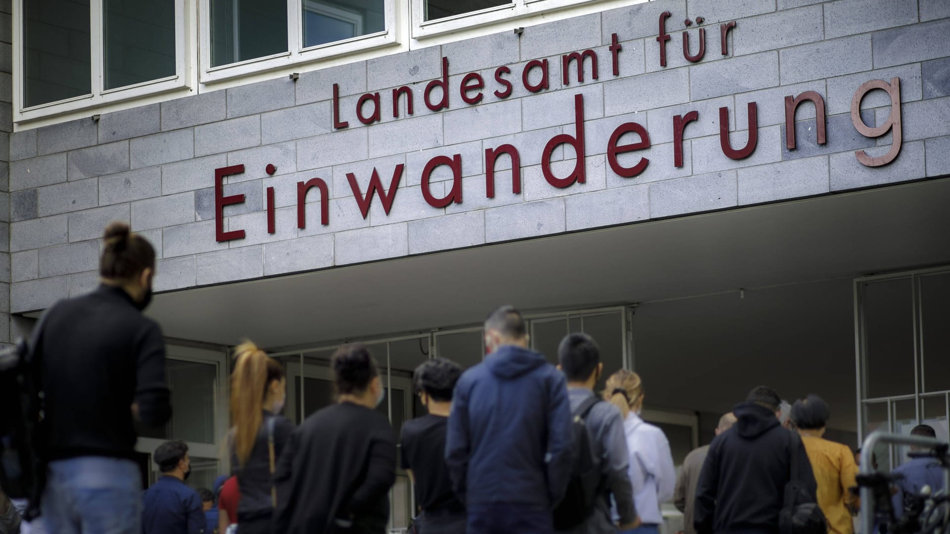 Das Berliner Landesamt für Einwanderung (Archivbild): Mitarbeiter der Behörde sind nach Selbsteinschätzung des Amts in Gefahr.