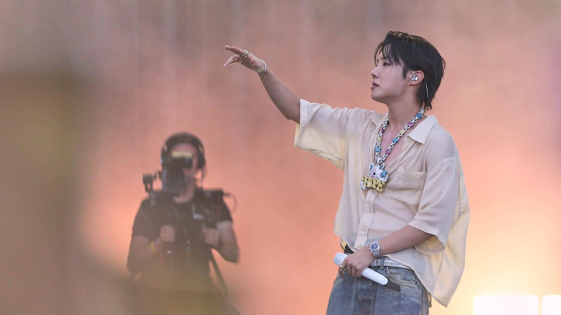 J-Hope: Der K-Pop-Star sorgte für viel Gekreische auf dem Gelände des Lollapalooza Festivals.
