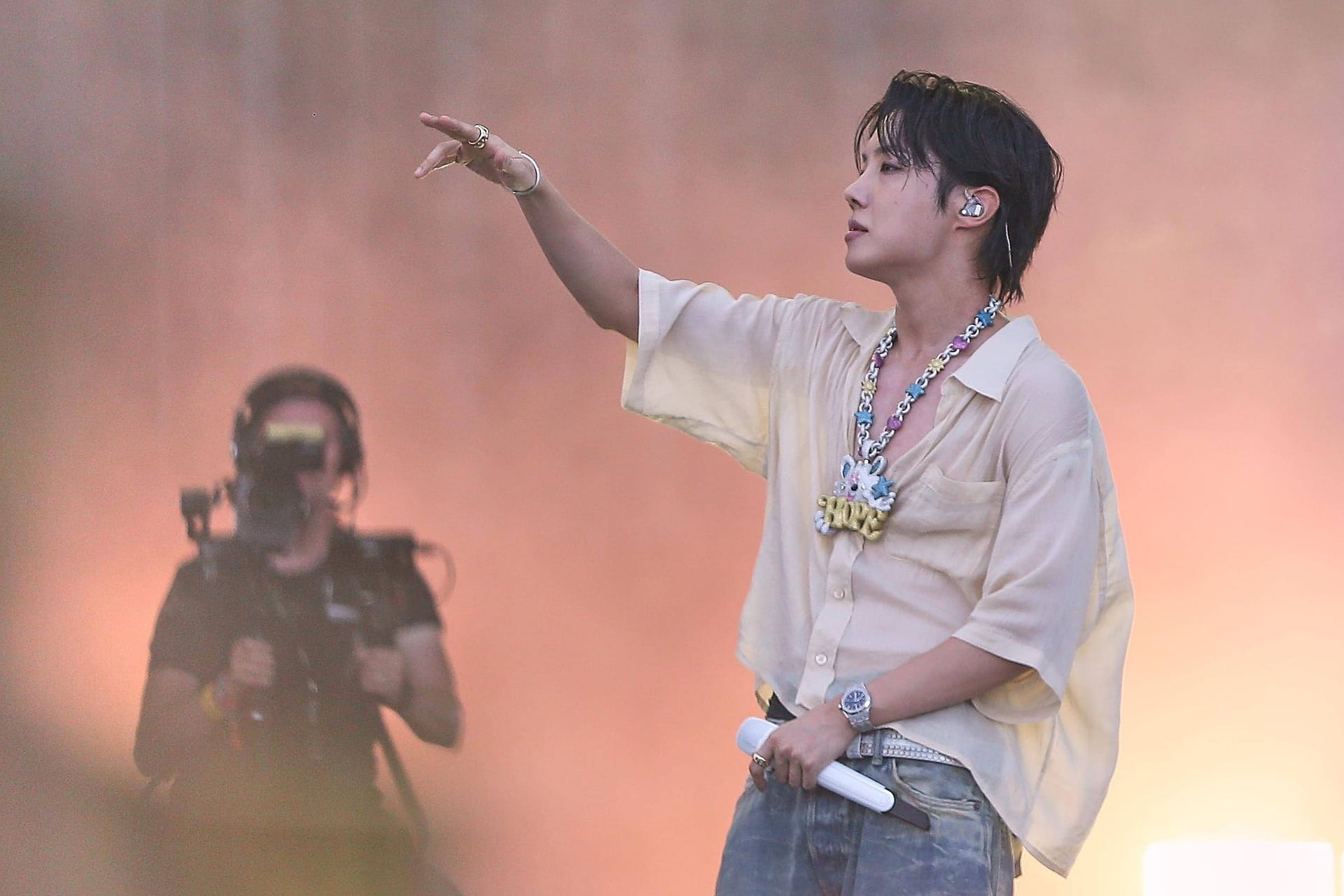 J-Hope: Der K-Pop-Star sorgte für viel Gekreische auf dem Gelände des Lollapalooza Festivals.