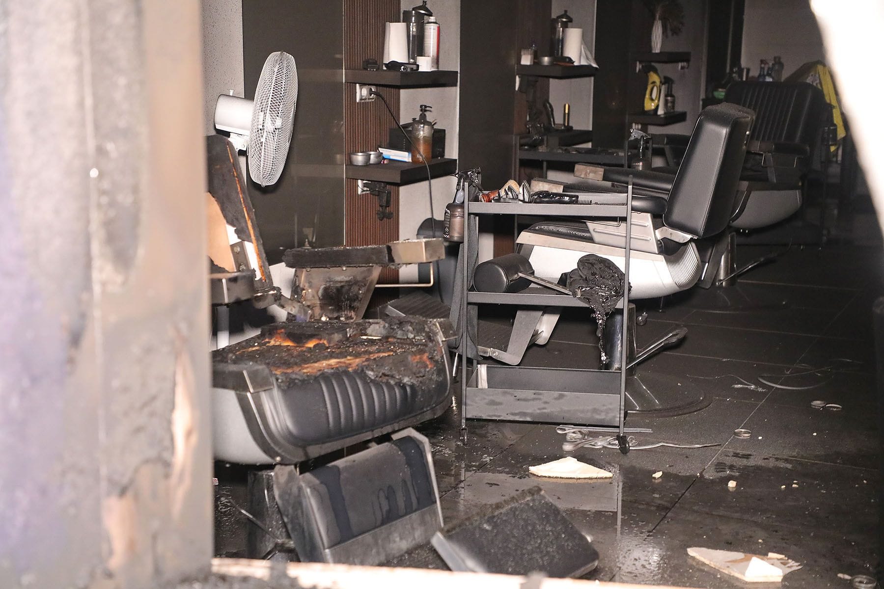 Brand Barbershop brannte in Prohlis - Polizei ermittelt wegen Brandstiftung, Tatverdächtiger festgenommen