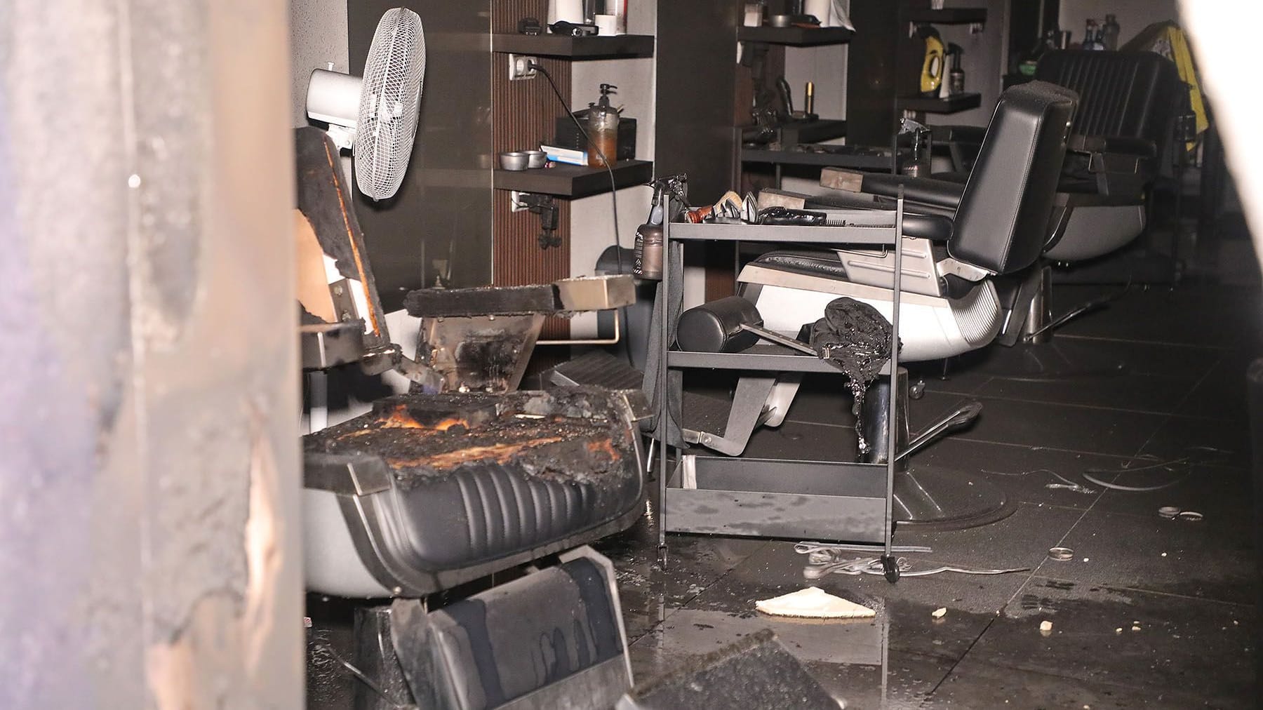 Brand Barbershop brannte in Prohlis - Polizei ermittelt wegen Brandstiftung, Tatverdächtiger festgenommen