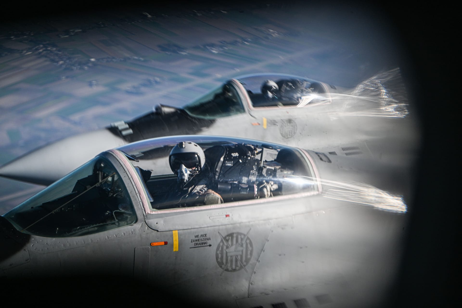 Polnische Militärflugzeuge bei einer Nato-Übung (Archivbild): Nach den russischen Angriffen auf die Westukraine ließ Polens Militär solche Jets steigen.