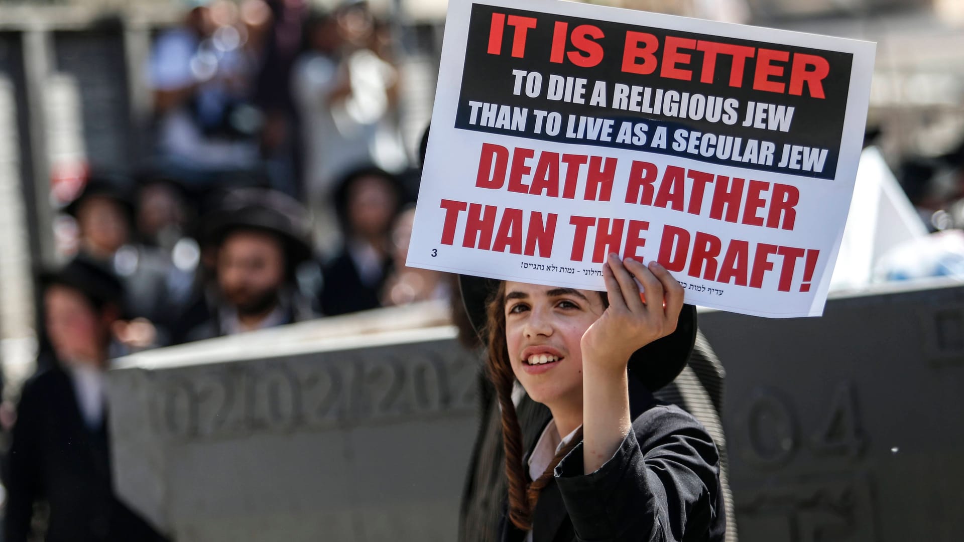 Protest in Jerusalem: "Lieber sterben als eingezogen werden", steht auf diesem Schild.