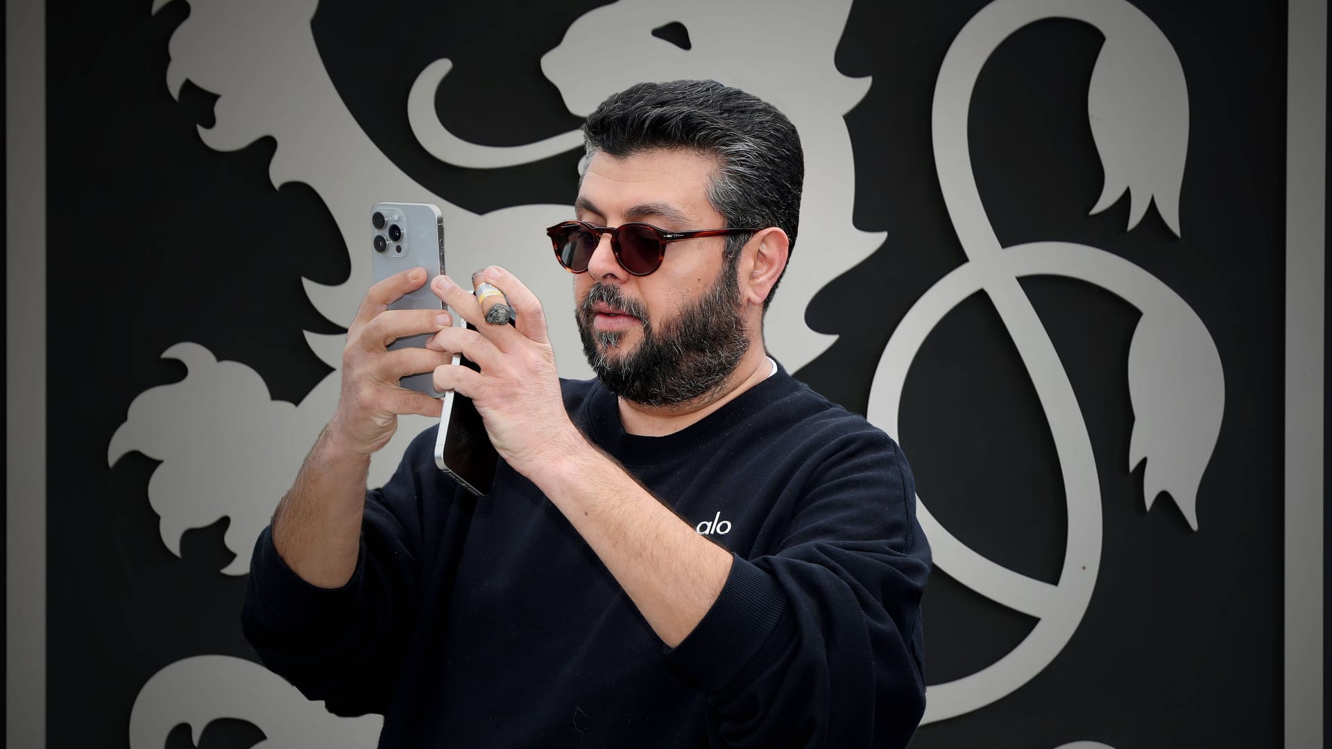 Hasan Ismaik (Archivbild/Fotomontage): Der Jordanier bleibt nach eigener Aussage doch bei den "Löwen". Hasan Ismaik (Archivbild/Fotomontage): Der Jordanier bleibt nach eigener Aussage doch bei den "Löwen".