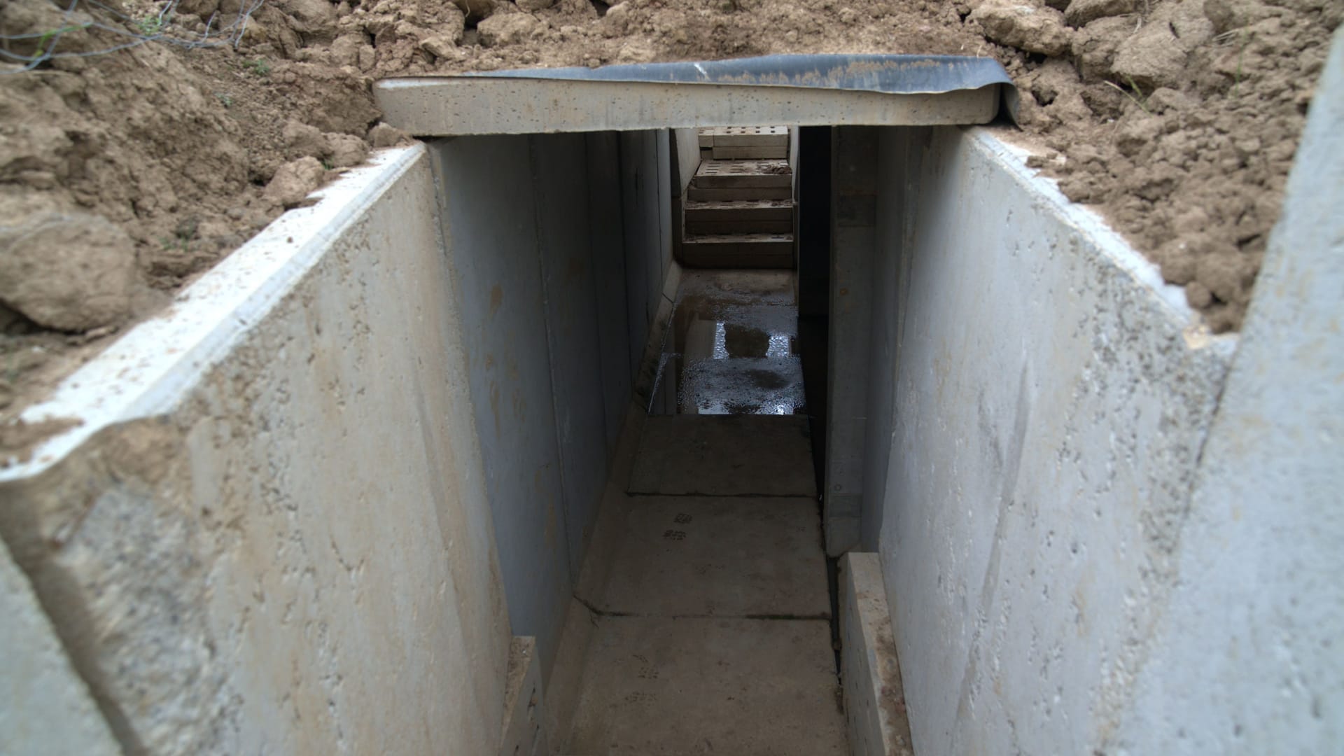 Blick in den Bunker: Dieser Unterstand aus Beton soll die Soldaten vor dem Feuer der Artillerie schützen.