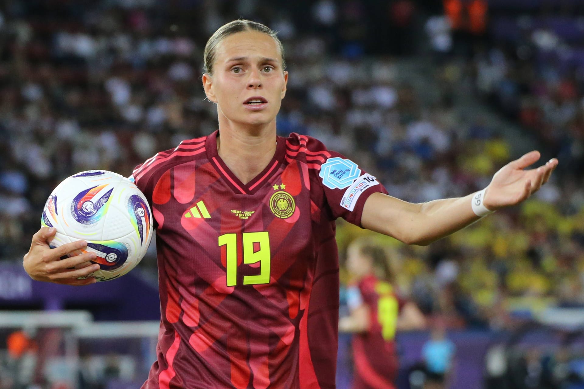 Klara Bühl enttäuscht: Gegen Schweden konnten die DFB-Frauen nur in der Anfangsphase überzeugen.